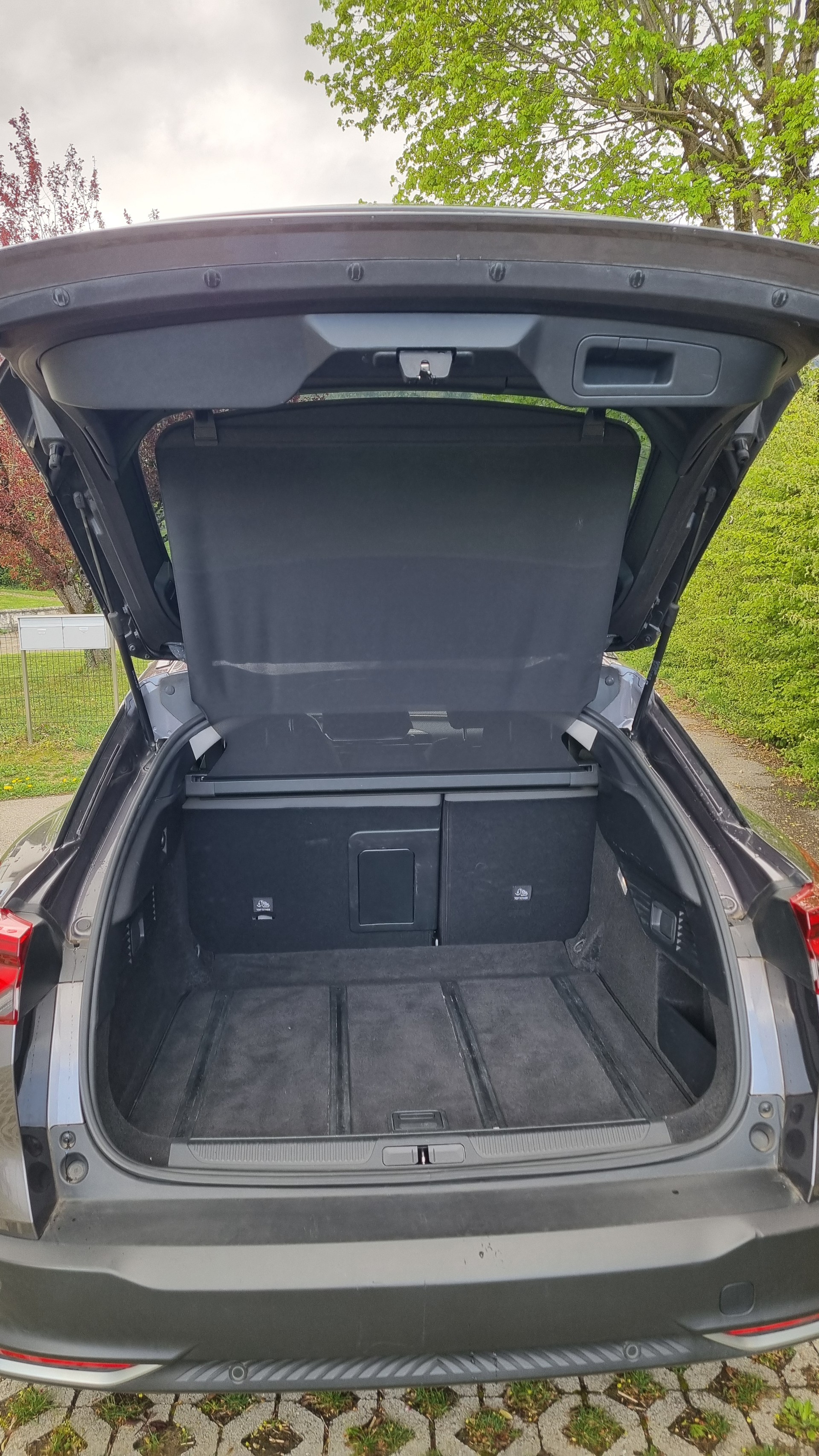 CITROEN C5 X 1.6i PureTech Shine EAT8-image-4