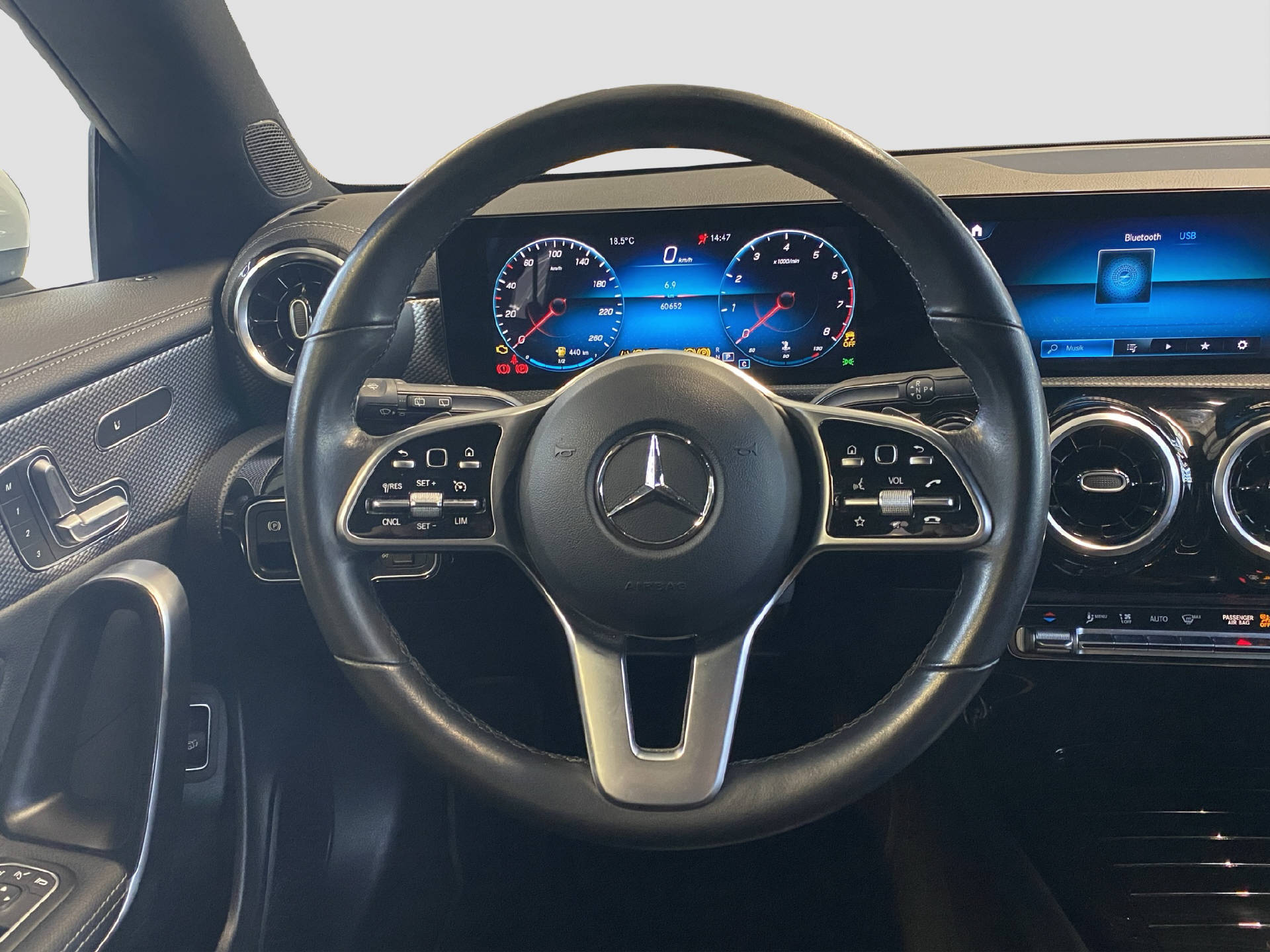 MERCEDES-BENZ CLA 180 Progressive Shooting Brake-image-9