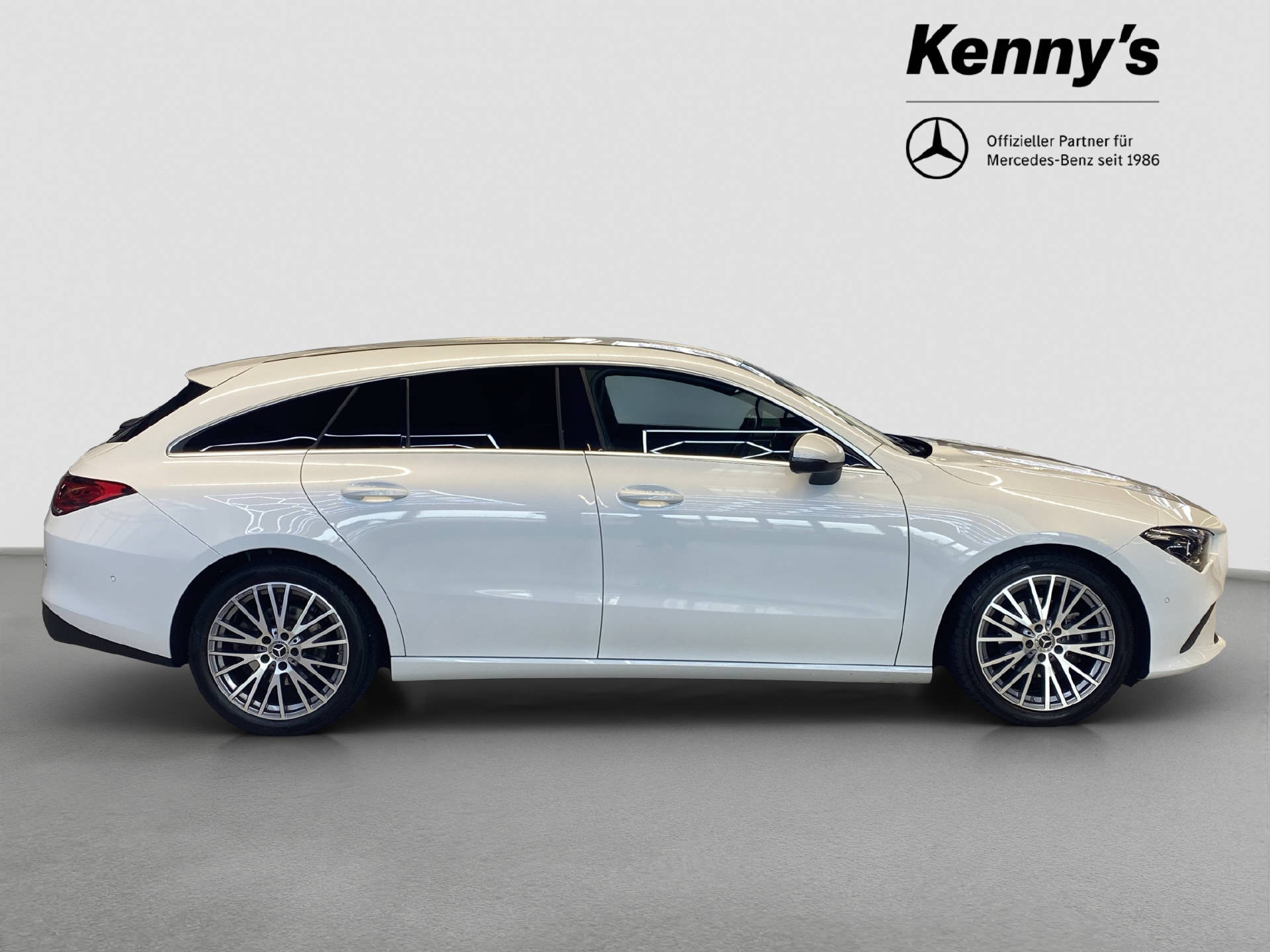MERCEDES-BENZ CLA 180 Progressive Shooting Brake-showroom-element-3