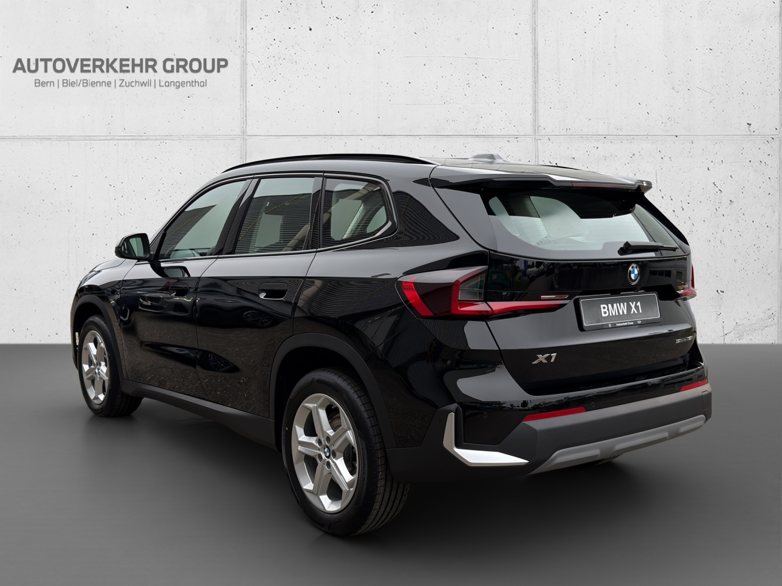 BMW X1 sDrive 18i-showroom-element-2