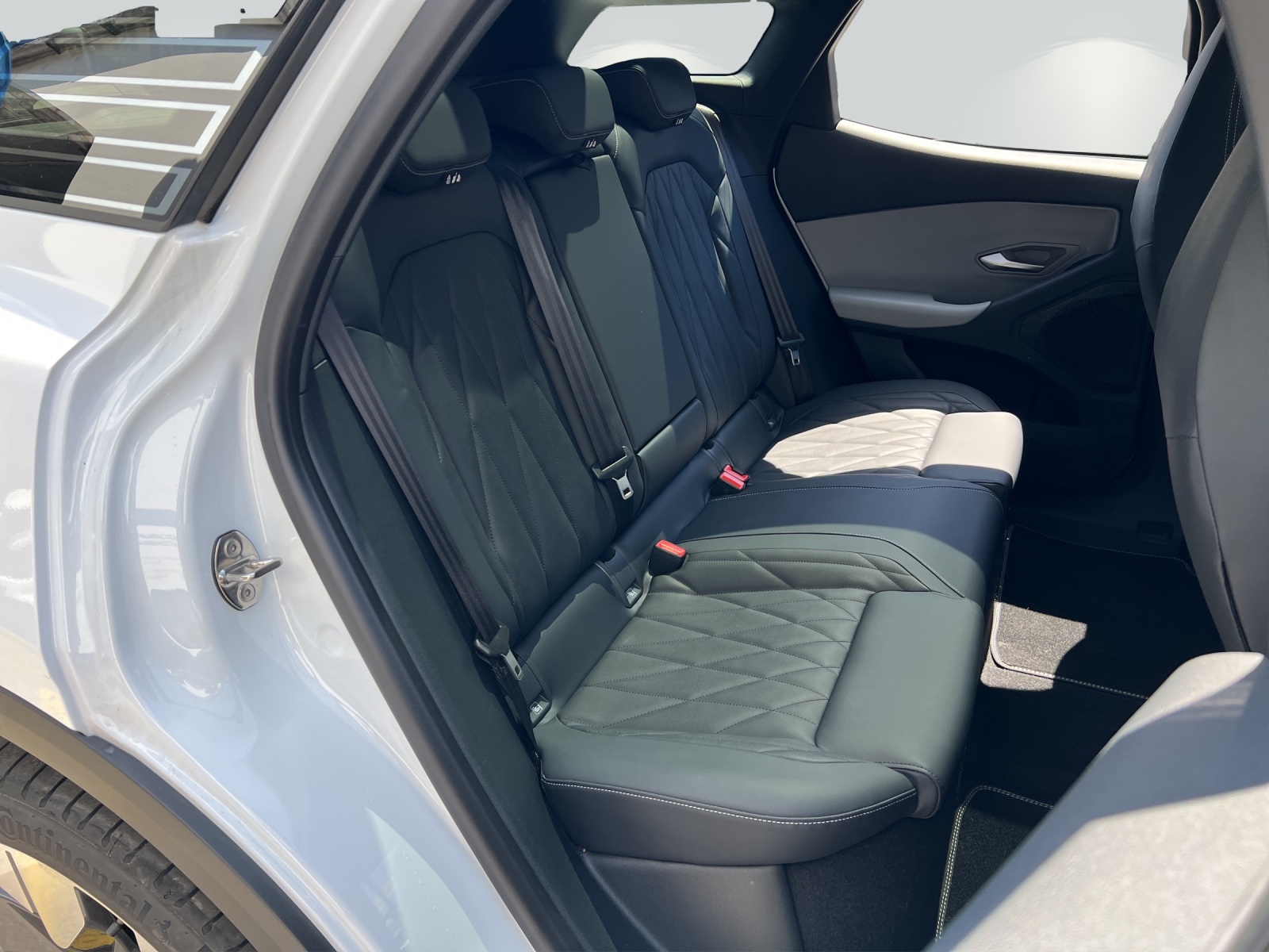 FORD Explorer Extended Range Premium AWD-image-12