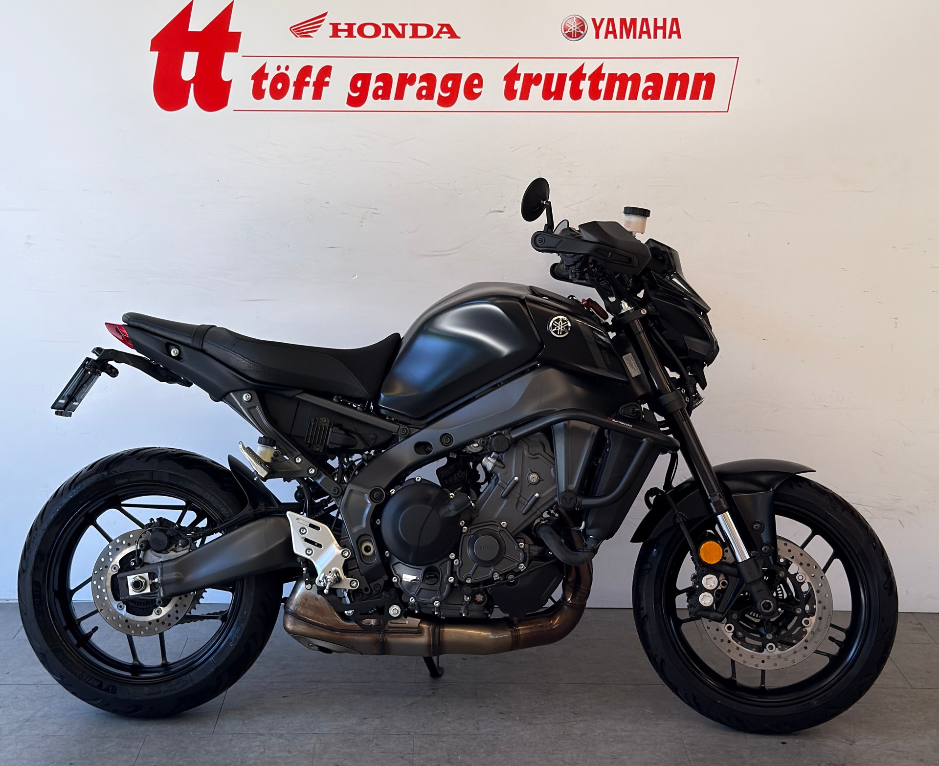 YAMAHA MT-09-image-0