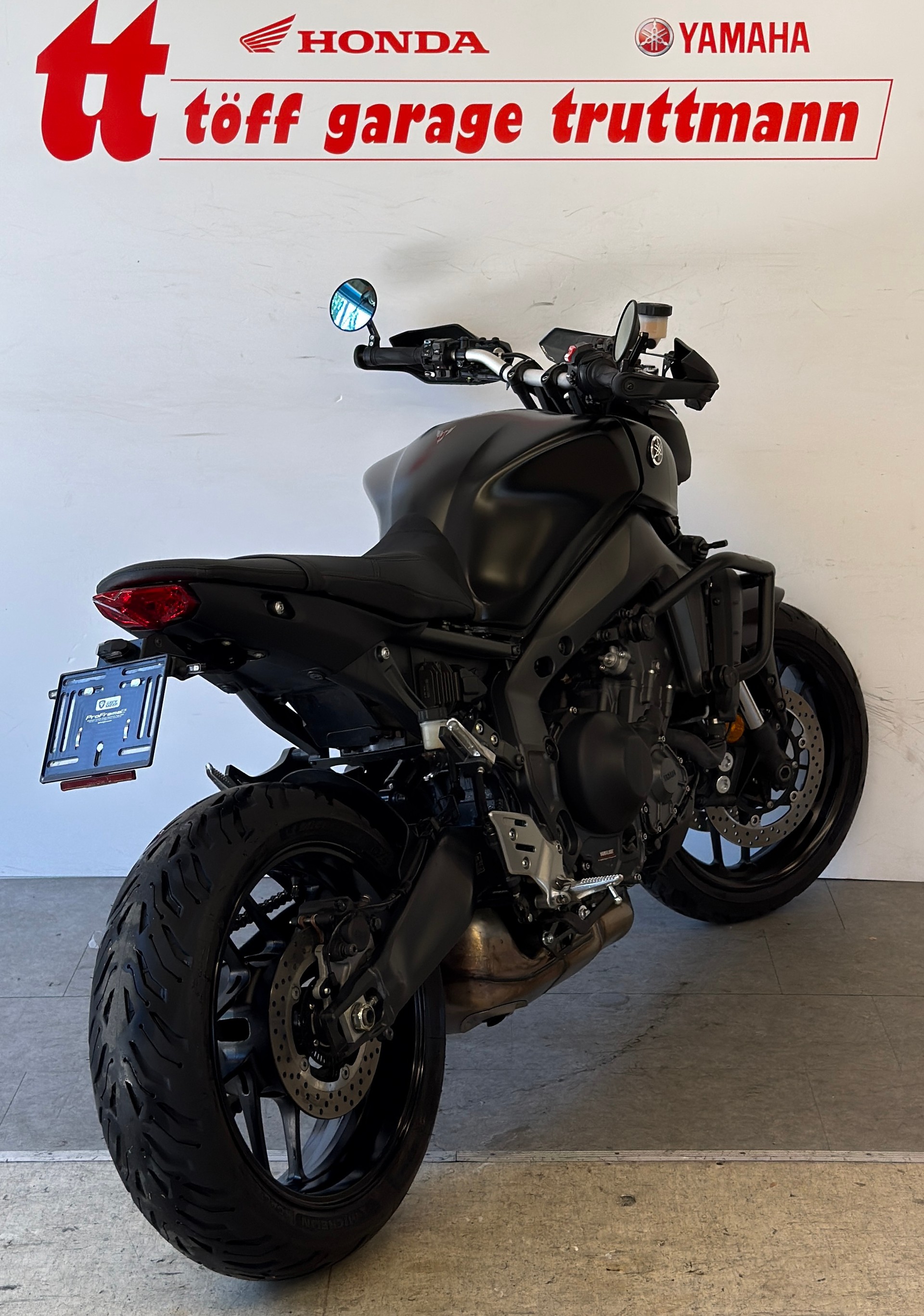 YAMAHA MT-09-image-3