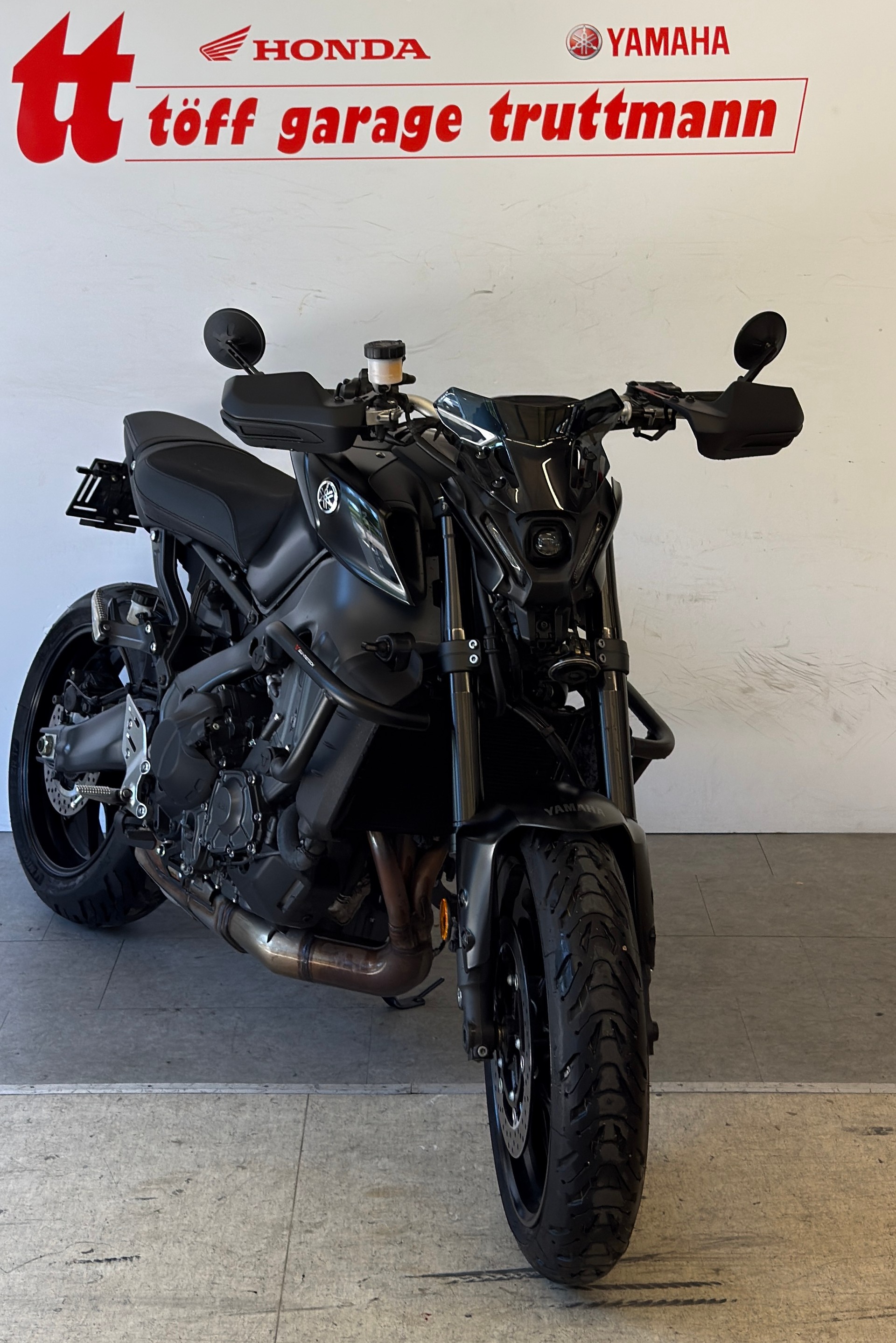 YAMAHA MT-09-image-2