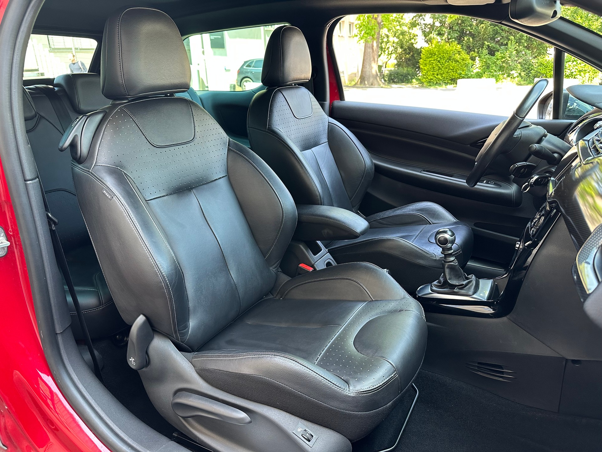 DS AUTOMOBILES DS3 Cabrio 1.6 THP Sport Chic-image-13