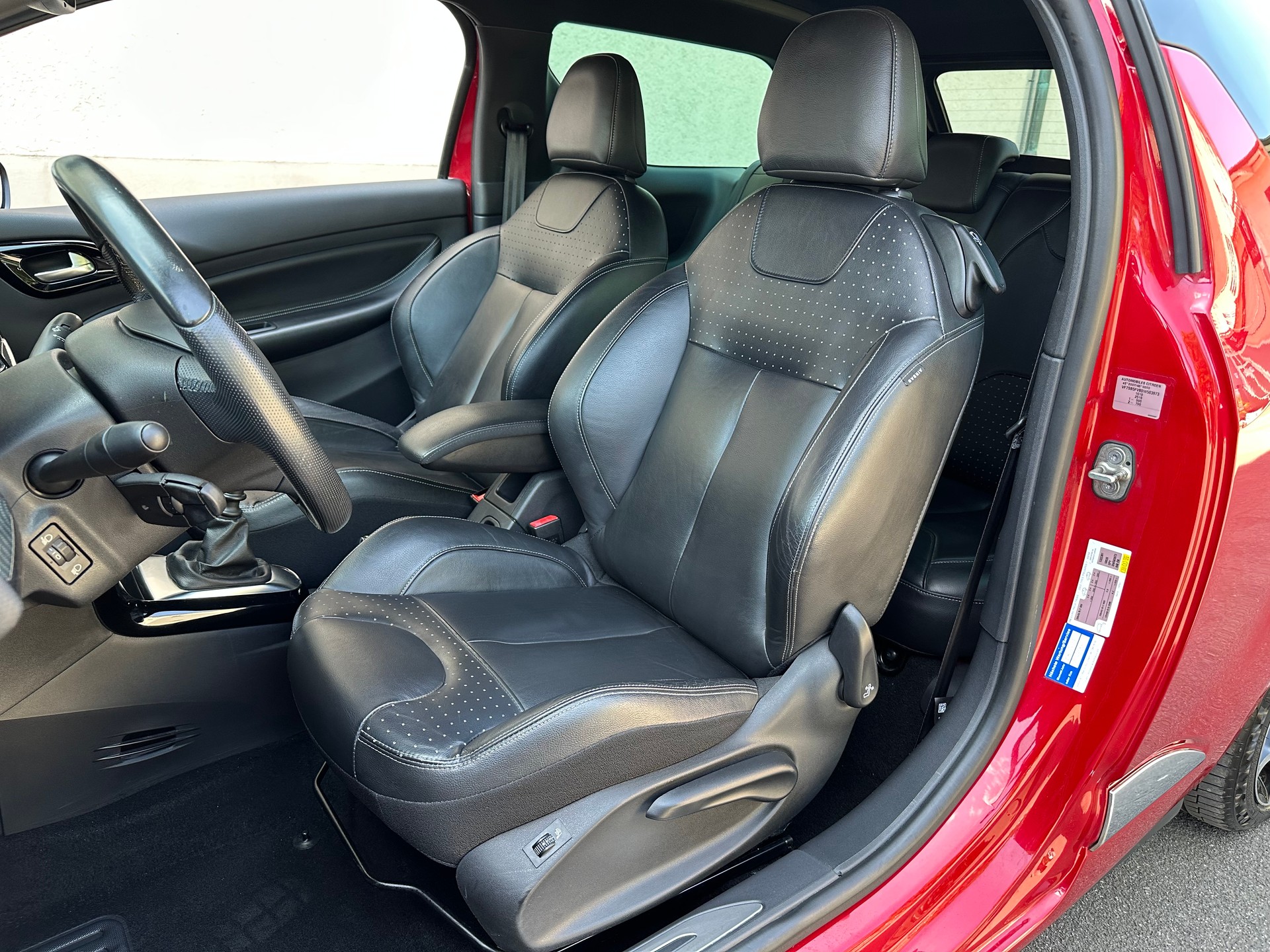 DS AUTOMOBILES DS3 Cabrio 1.6 THP Sport Chic-image-12