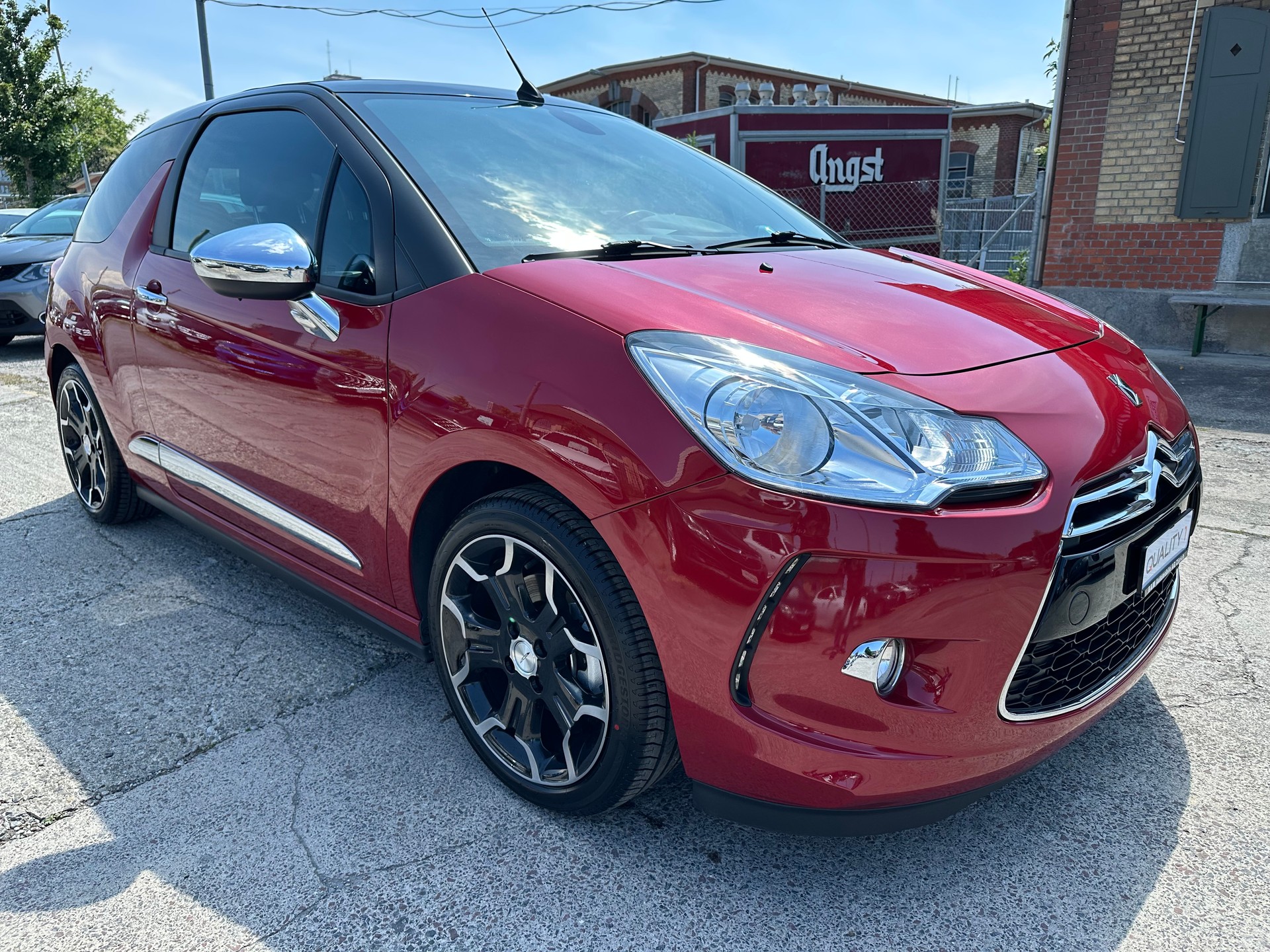 DS AUTOMOBILES DS3 Cabrio 1.6 THP Sport Chic-showroom-element-2