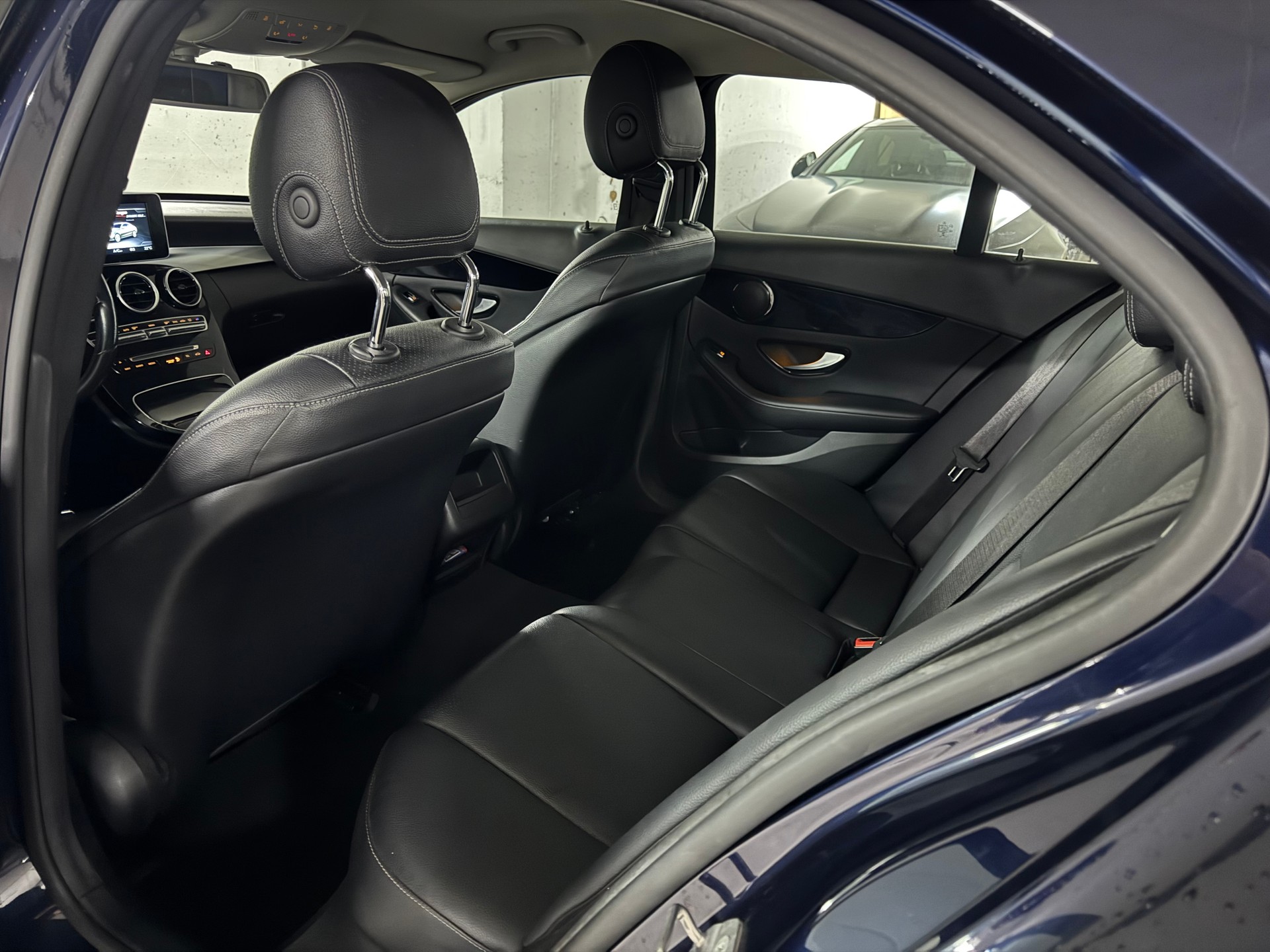 MERCEDES-BENZ C 220 d AMG Line 9G-Tronic-image-13