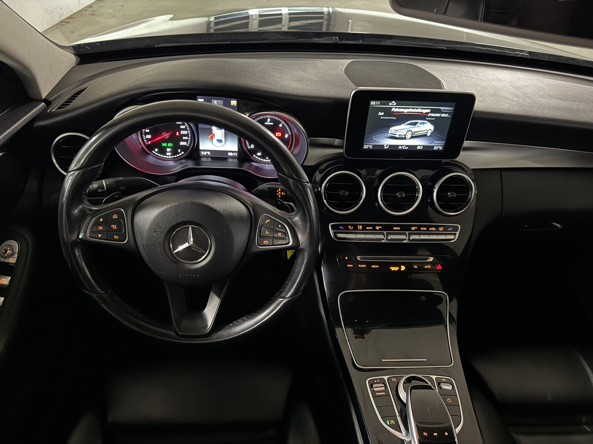 MERCEDES-BENZ C 220 d AMG Line 9G-Tronic-image-10