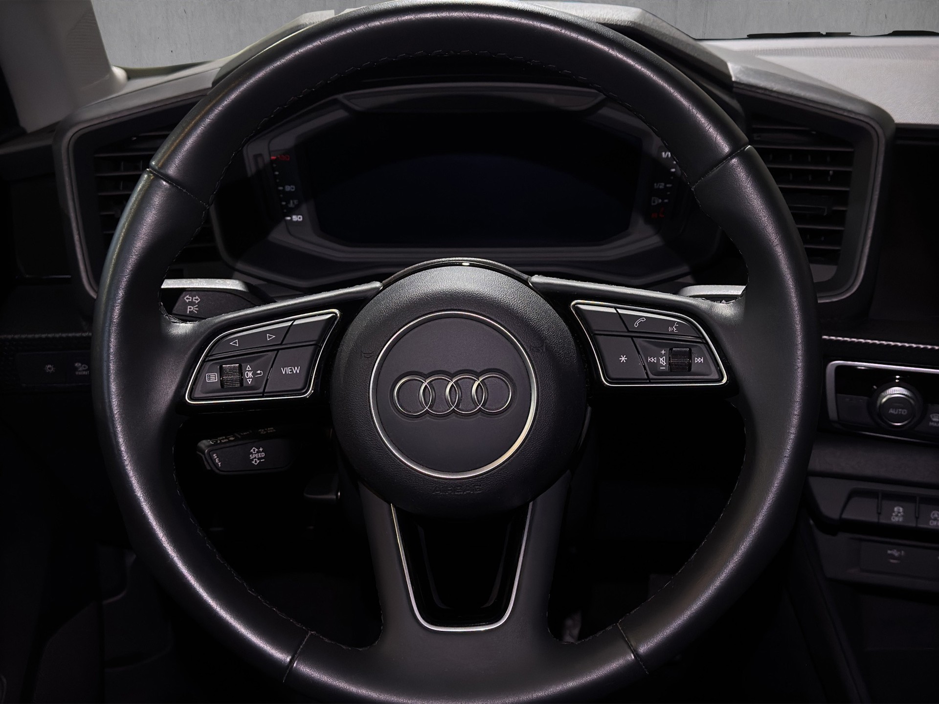 AUDI A1 allstreet 30 TFSI S-tronic-image-11