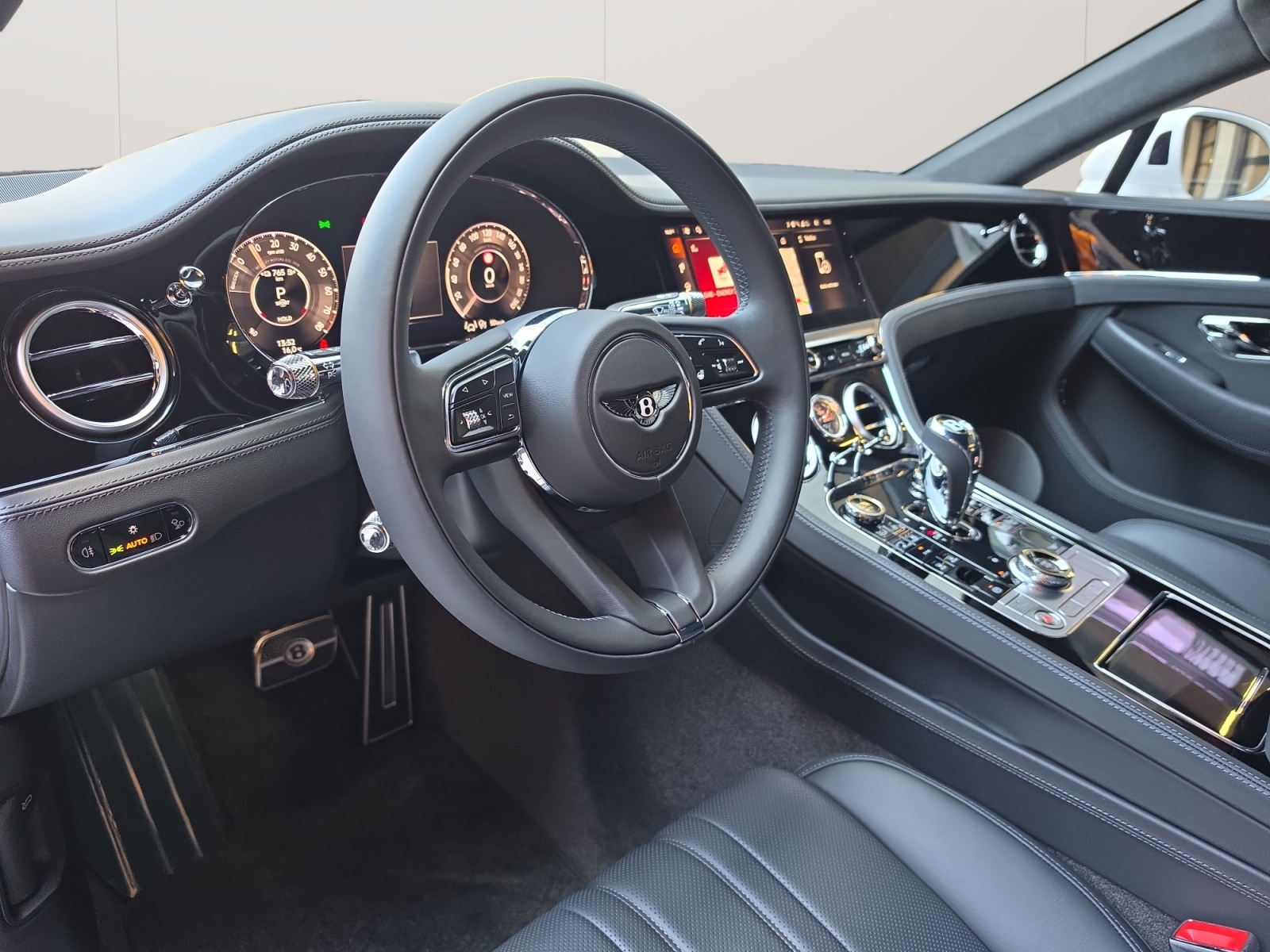 BENTLEY Continental GT V8 PHEV 680 PS/ 1.9% Leasing möglich.-showroom-element-3