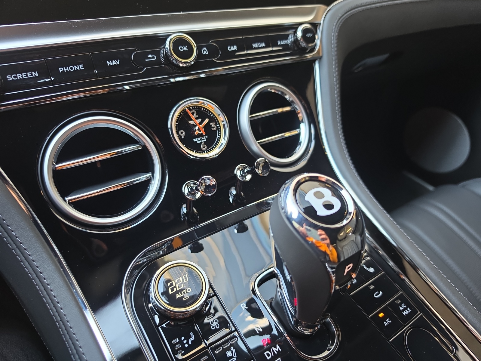 BENTLEY Continental GT V8 PHEV 680 PS/ 1.9% Leasing möglich.-image-15