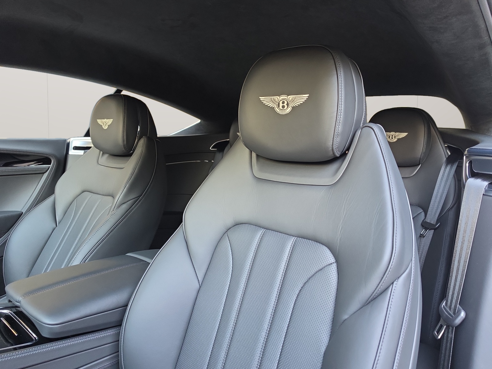 BENTLEY Continental GT V8 PHEV 680 PS/ 1.9% Leasing möglich.-image-11
