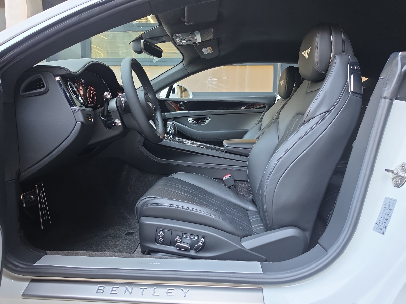 BENTLEY Continental GT V8 PHEV 680 PS/ 1.9% Leasing möglich.-image-10