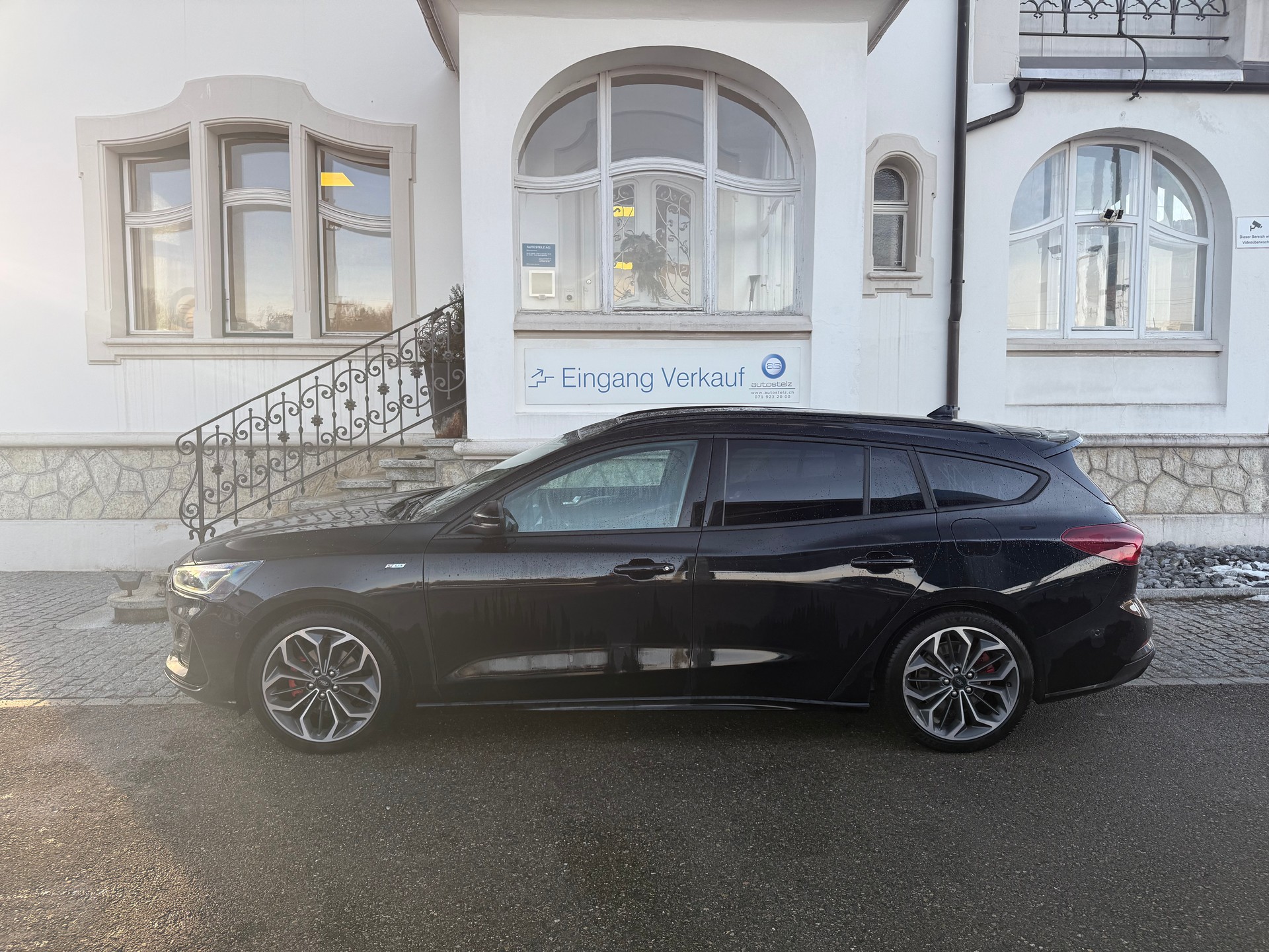 FORD Focus Station Wagon 1.0i EcoB Hybrid 155 ST-Line X-showroom-element-2
