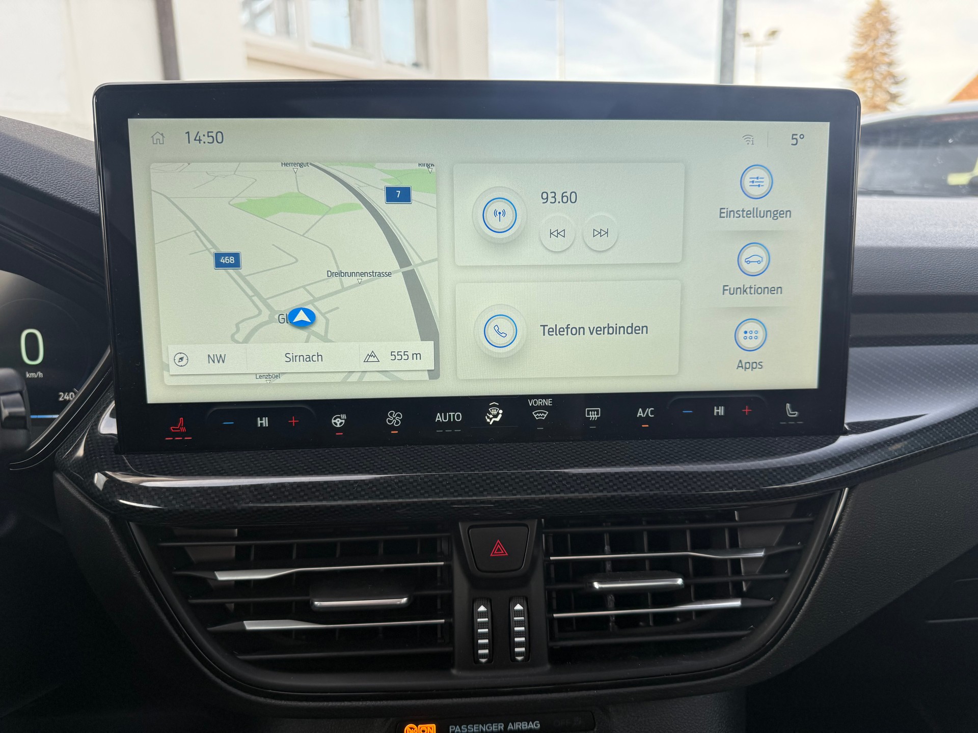 FORD Focus Station Wagon 1.0i EcoB Hybrid 155 ST-Line X-image-11
