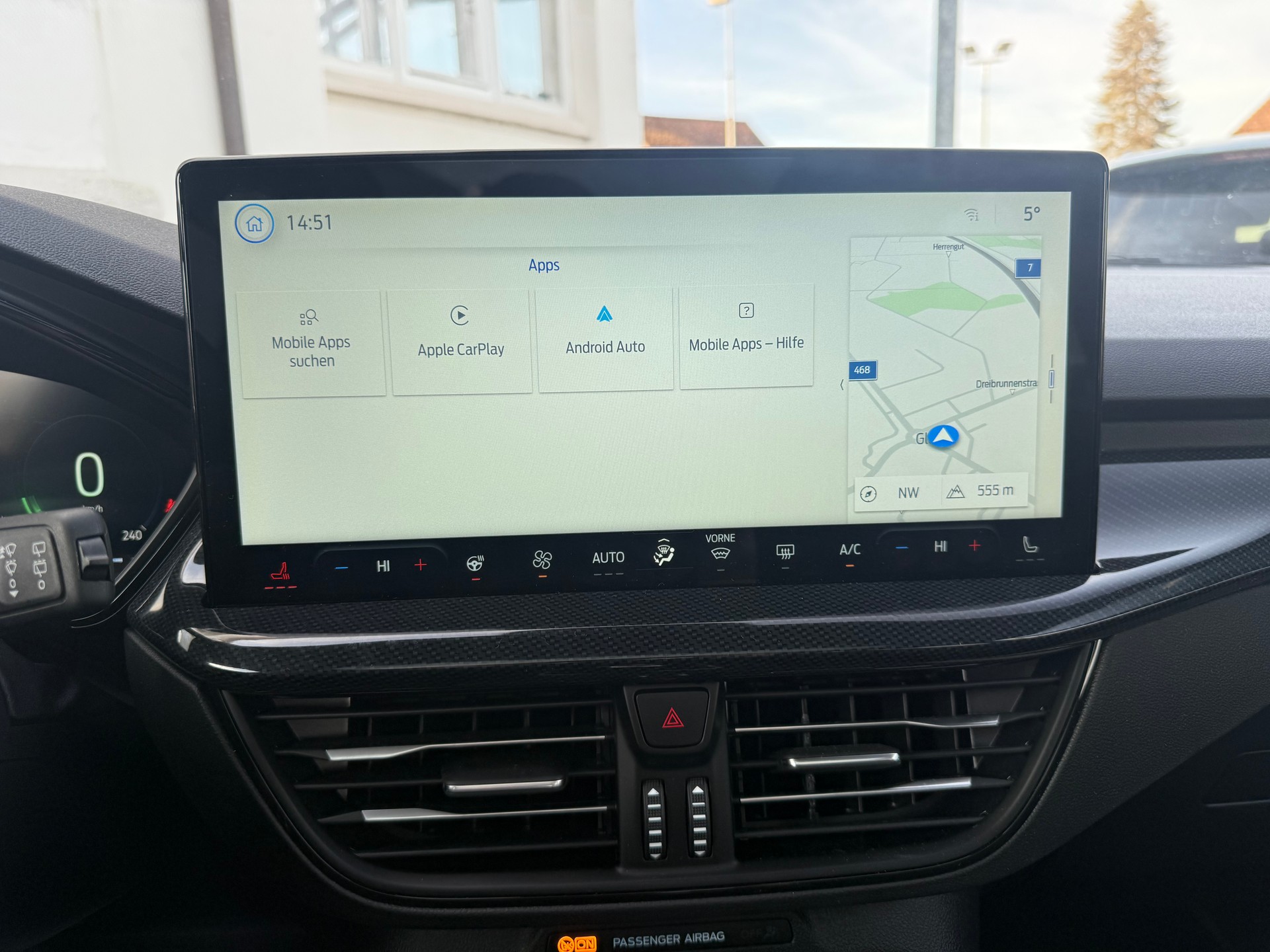 FORD Focus Station Wagon 1.0i EcoB Hybrid 155 ST-Line X-image-16