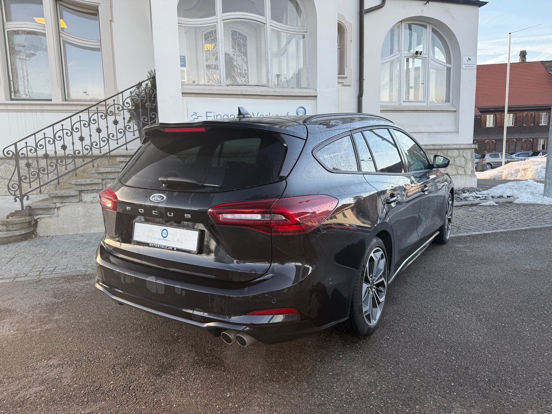 FORD Focus Station Wagon 1.0i EcoB Hybrid 155 ST-Line X-image-4