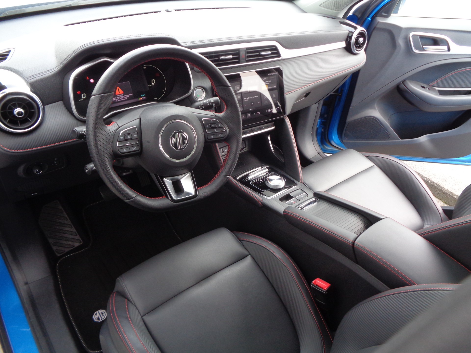 MG ZS EV 70kWh Luxury-image-8