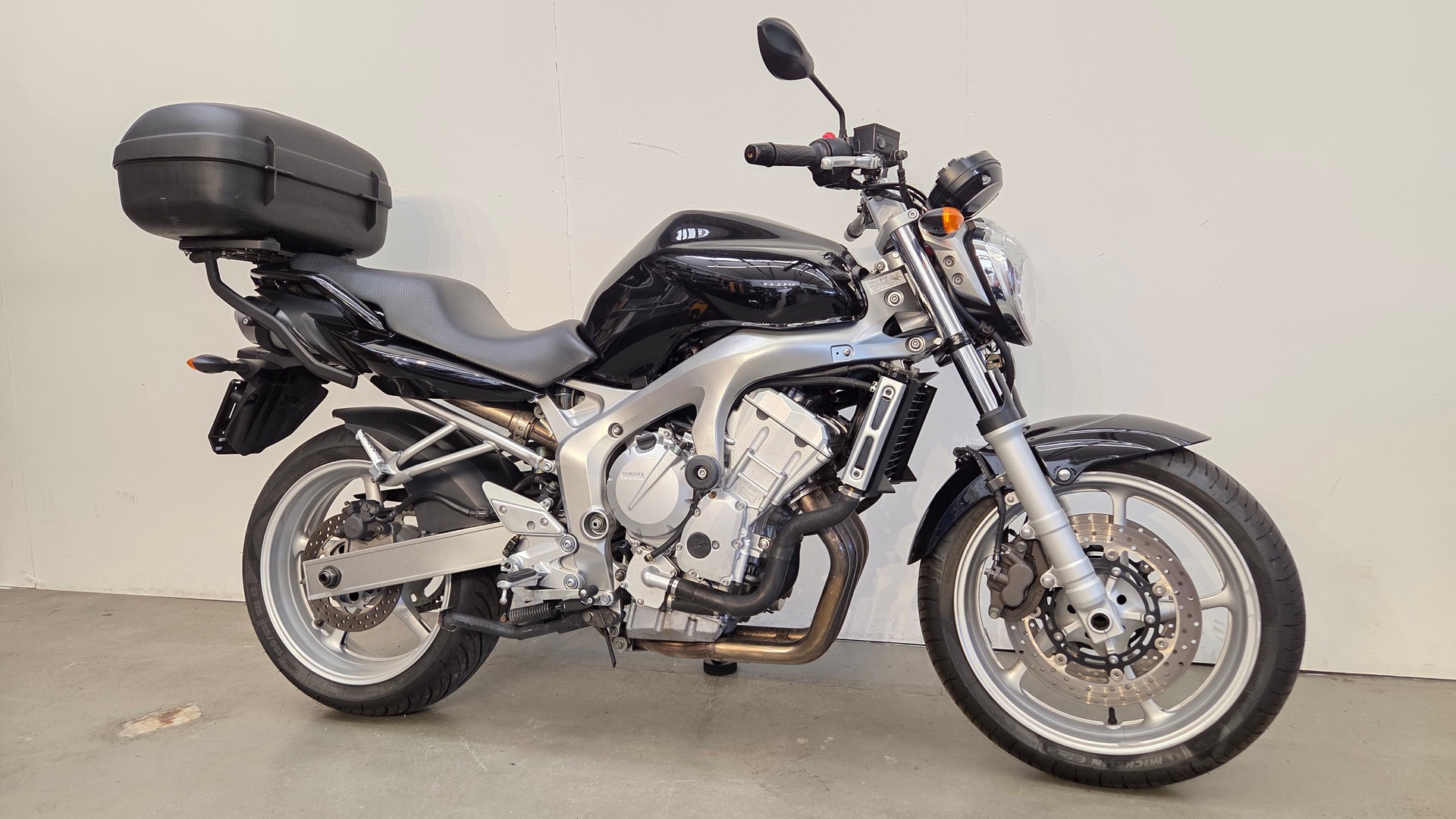 YAMAHA FZ6 N-image-2