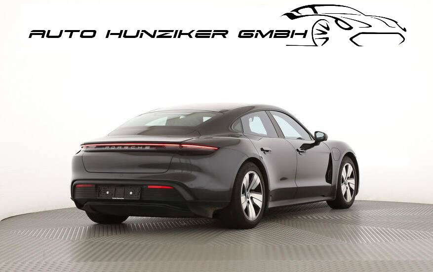 PORSCHE Taycan Performancebatterie Plus-showroom-element-2