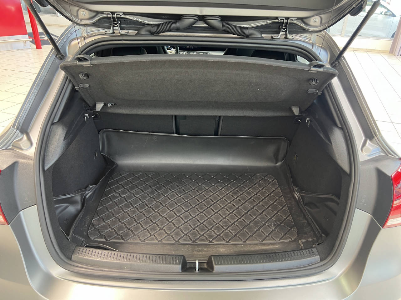 MERCEDES-BENZ A 35 AMG 4matic 306PS-image-18