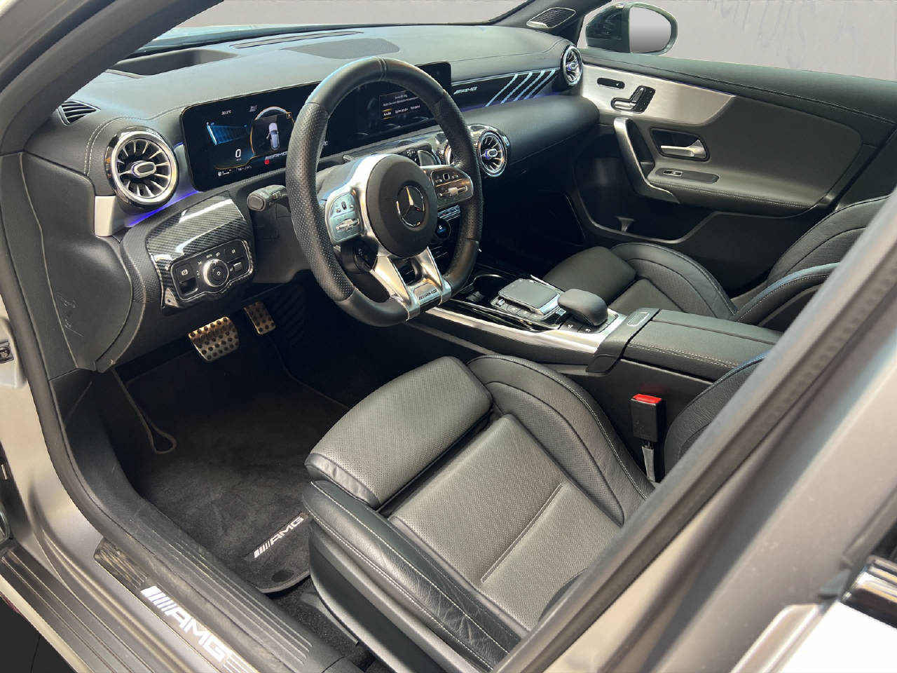MERCEDES-BENZ A 35 AMG 4matic 306PS-image-6