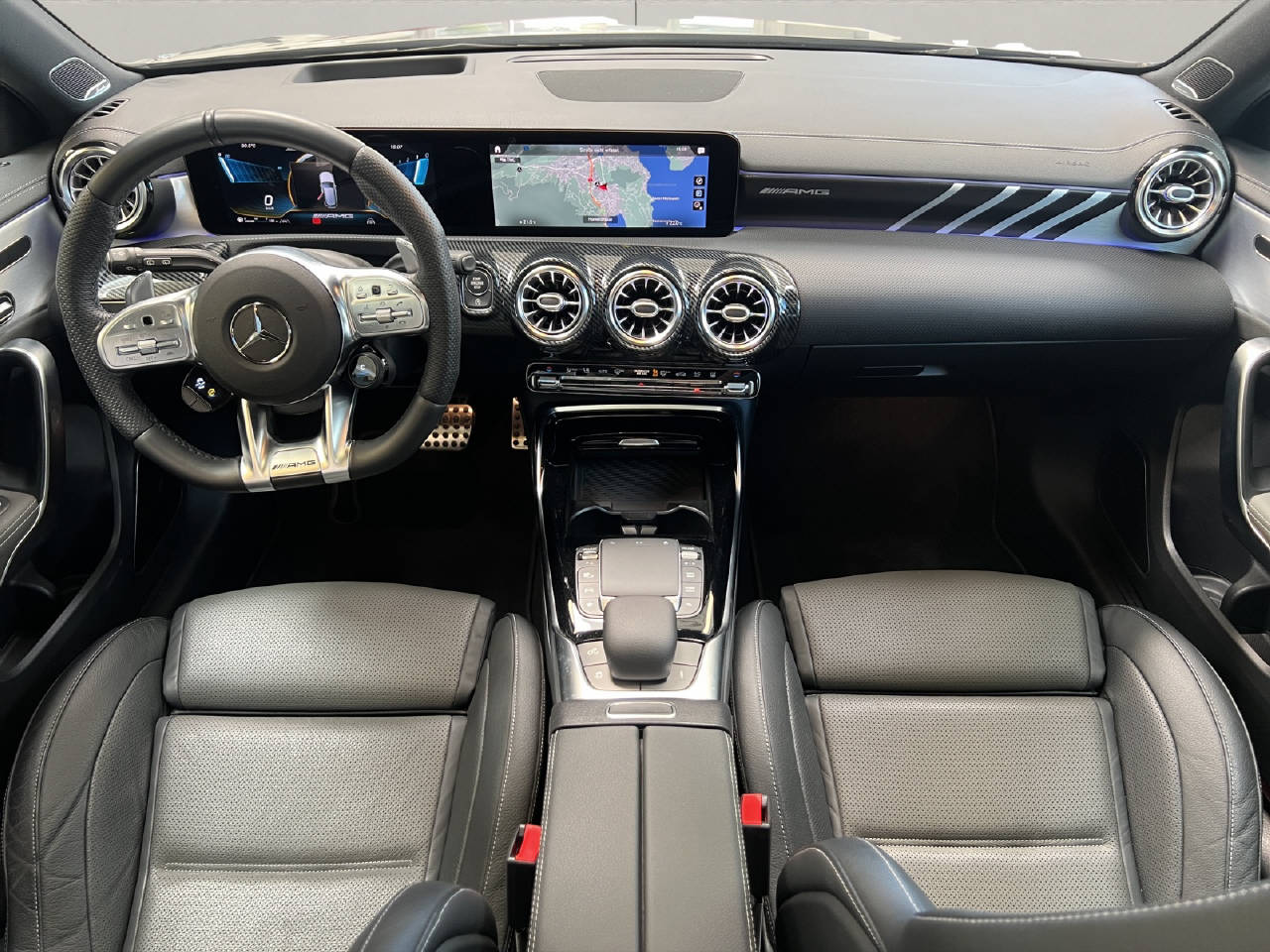 MERCEDES-BENZ A 35 AMG 4matic 306PS-image-5