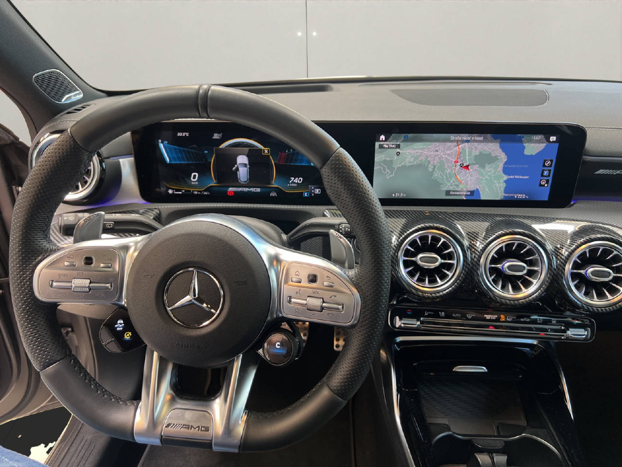 MERCEDES-BENZ A 35 AMG 4matic 306PS-image-12