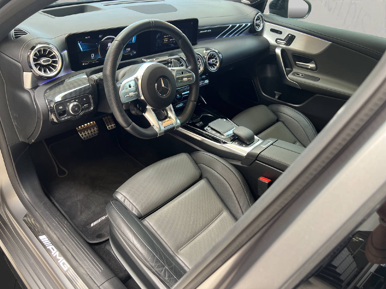 MERCEDES-BENZ A 35 AMG 4matic 306PS-image-8