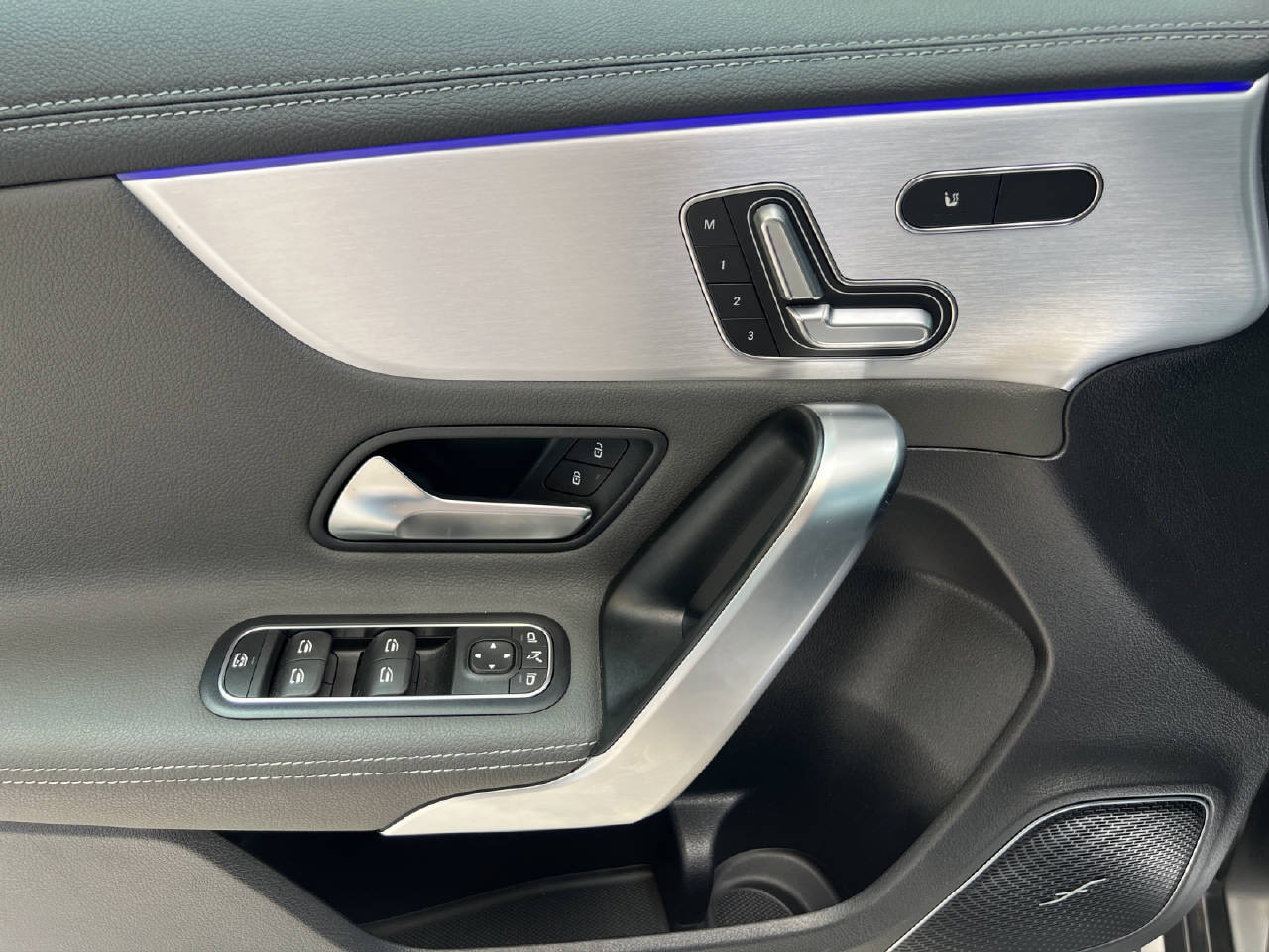 MERCEDES-BENZ A 35 AMG 4matic 306PS-image-17