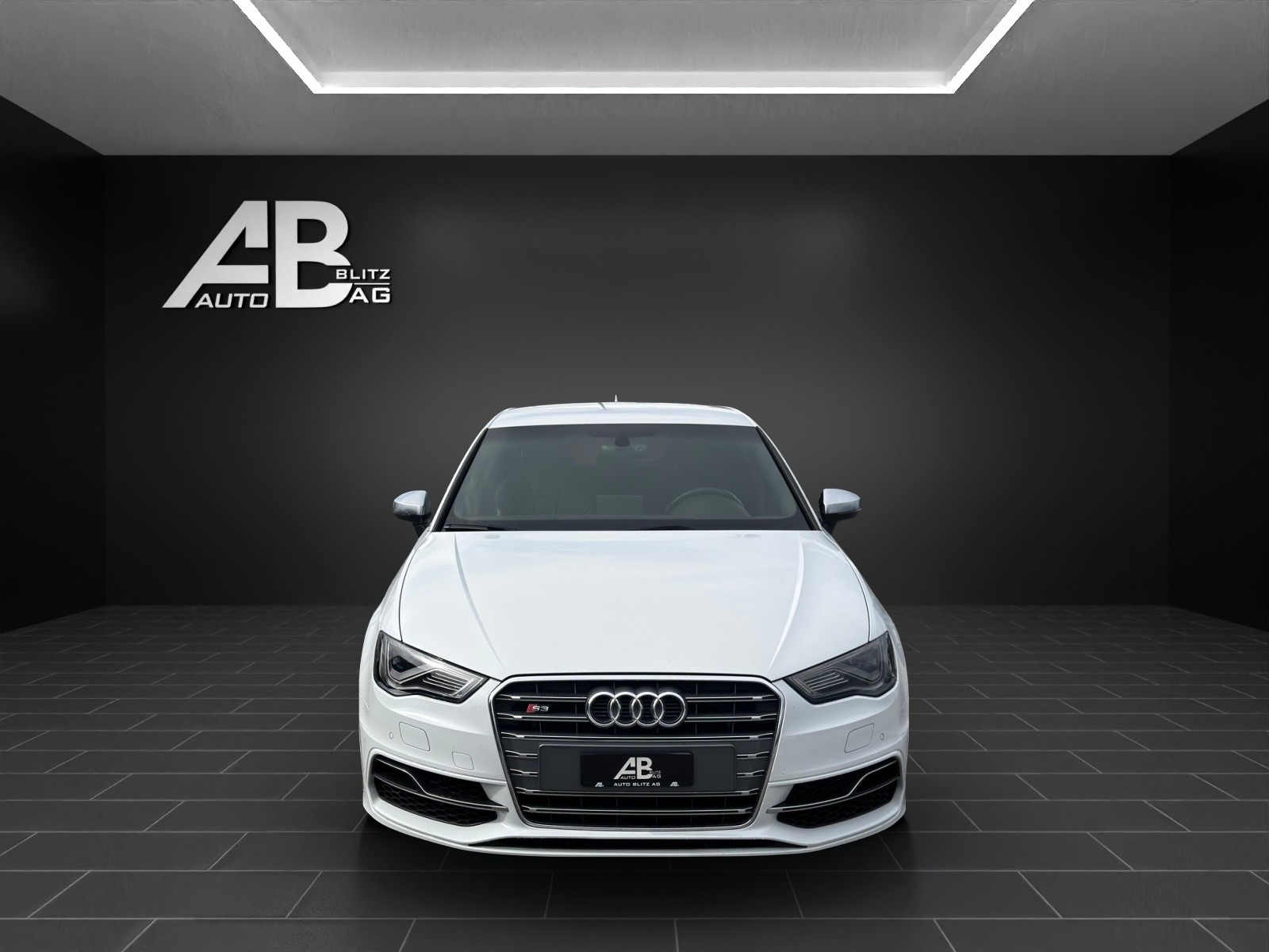 AUDI S3 Sportback 2.0 TFSI quattro S-tronic mit 301 PS