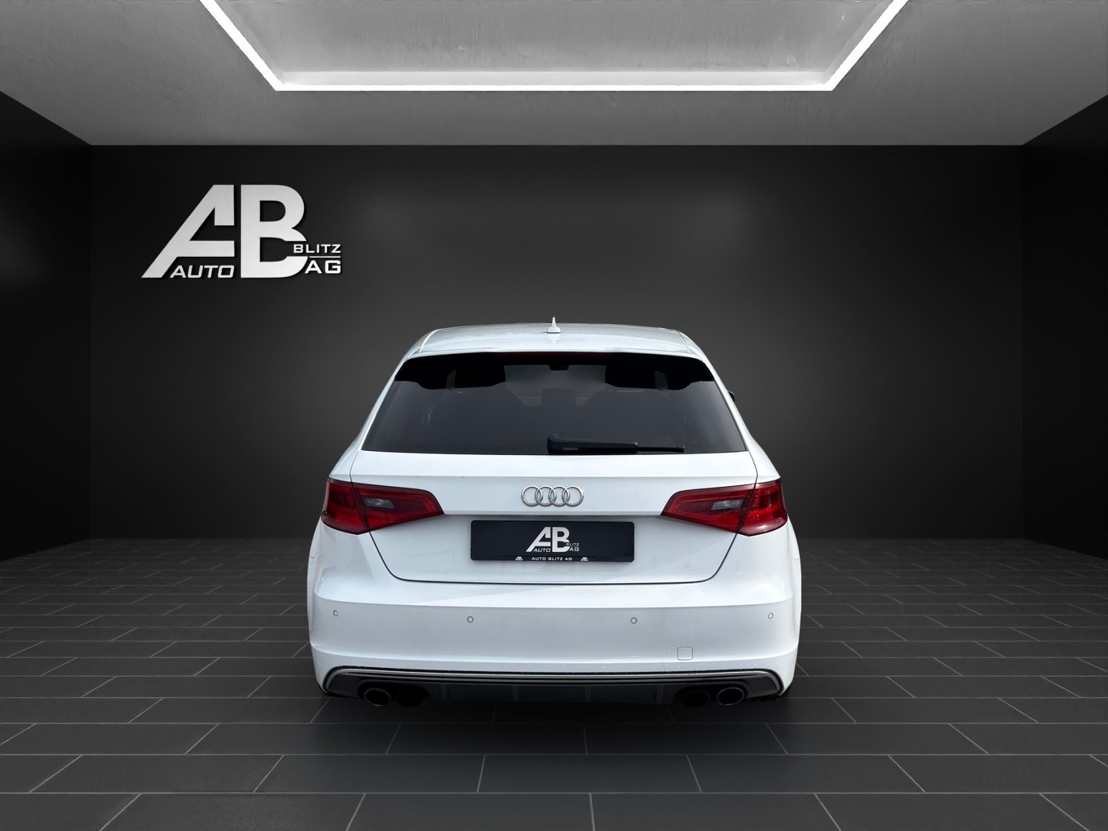 AUDI S3 Sportback 2.0 TFSI quattro S-tronic mit 301 PS-showroom-element-3
