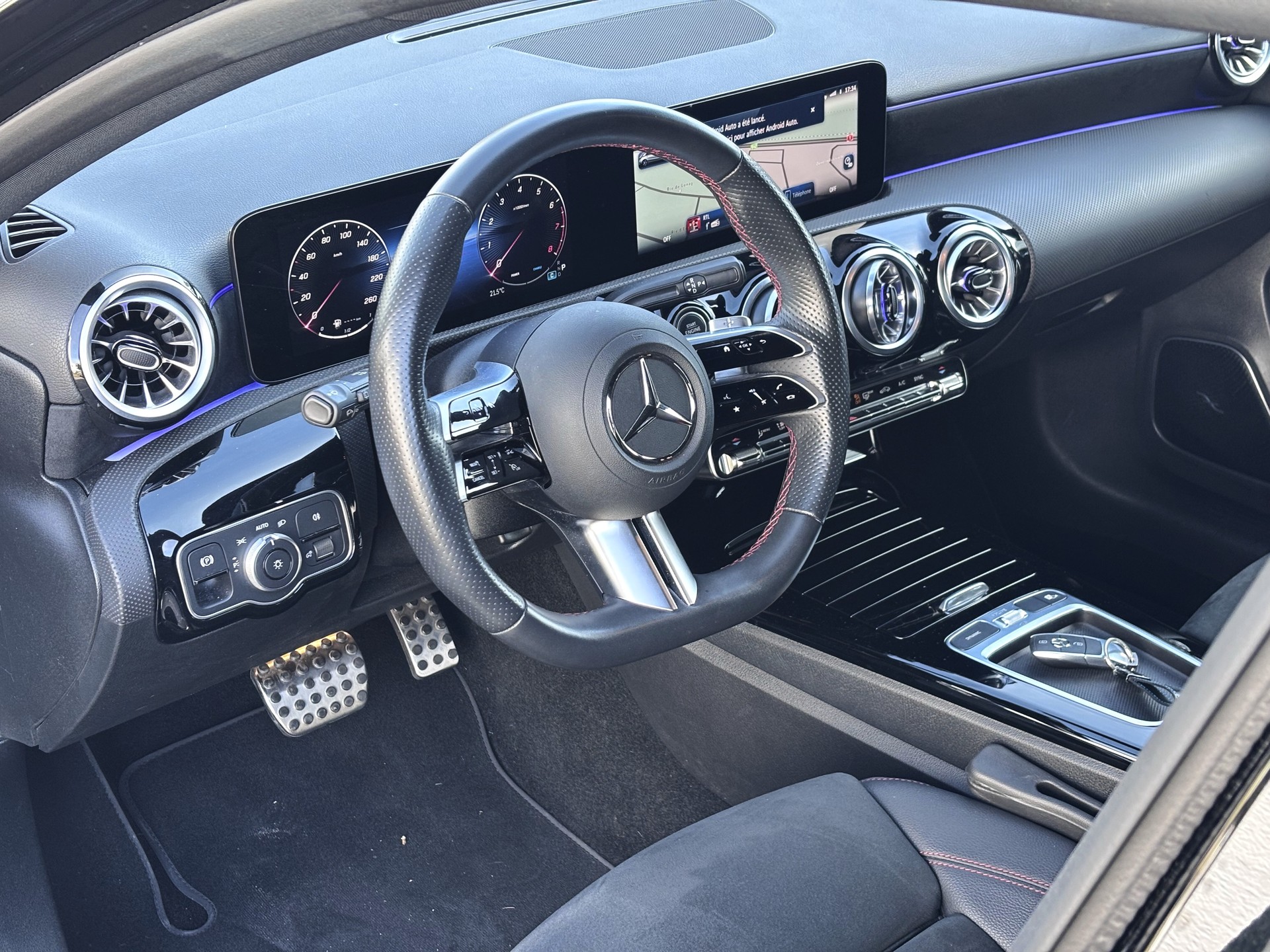 MERCEDES-BENZ A 220 4Matic 8G-DCT-image-12
