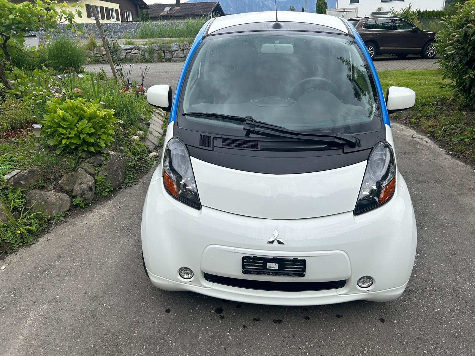 MITSUBISHI i MiEV