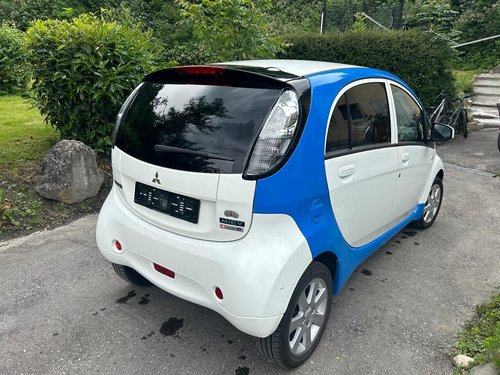 MITSUBISHI i MiEV-image-5