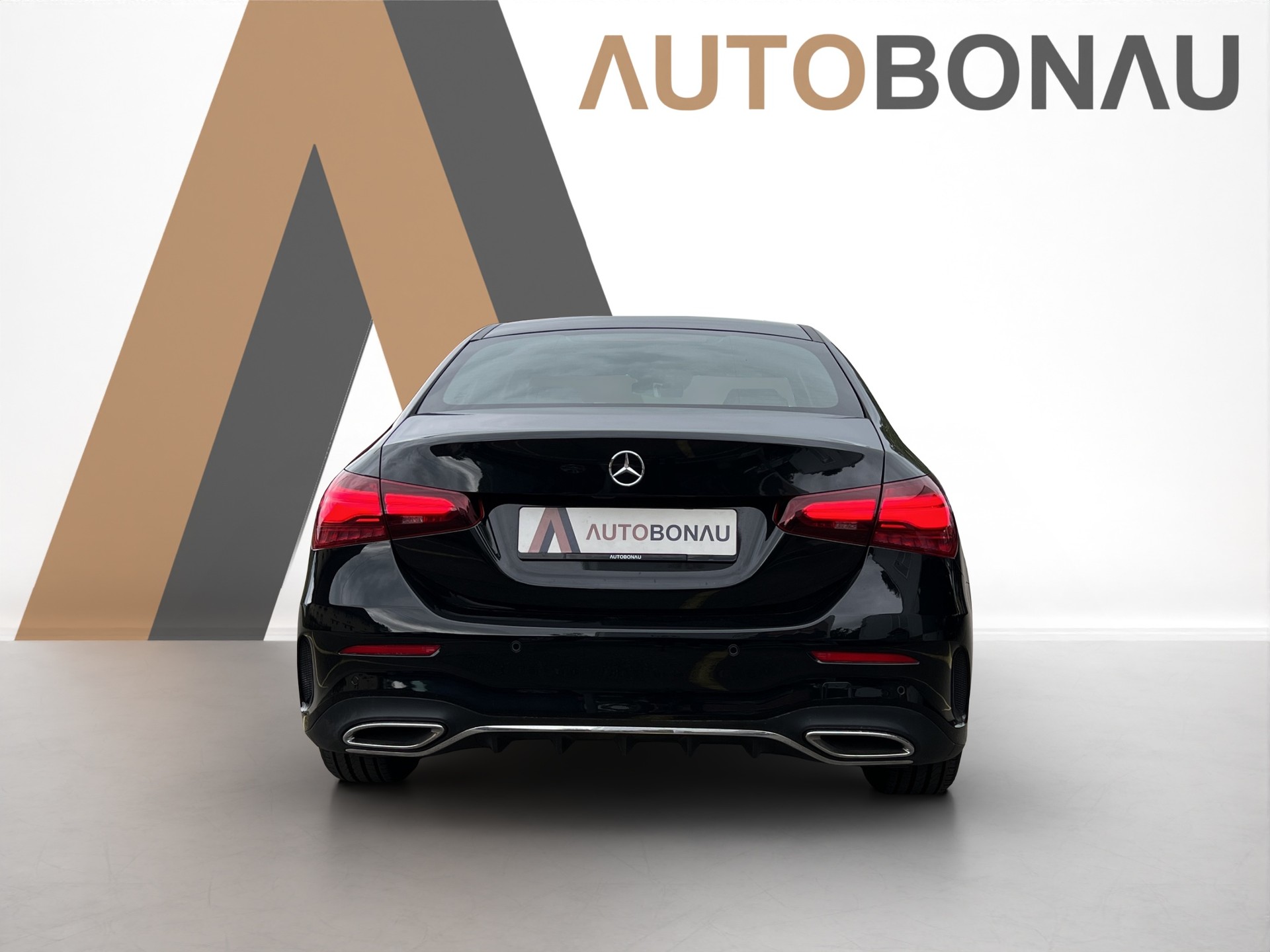 MERCEDES-BENZ A 250 AMG Line 4 Matic Limousine-showroom-element-3