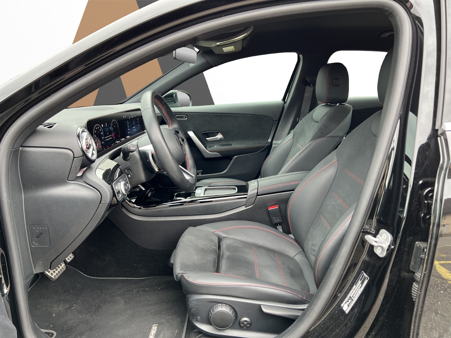MERCEDES-BENZ A 250 AMG Line 4 Matic Limousine-image-8