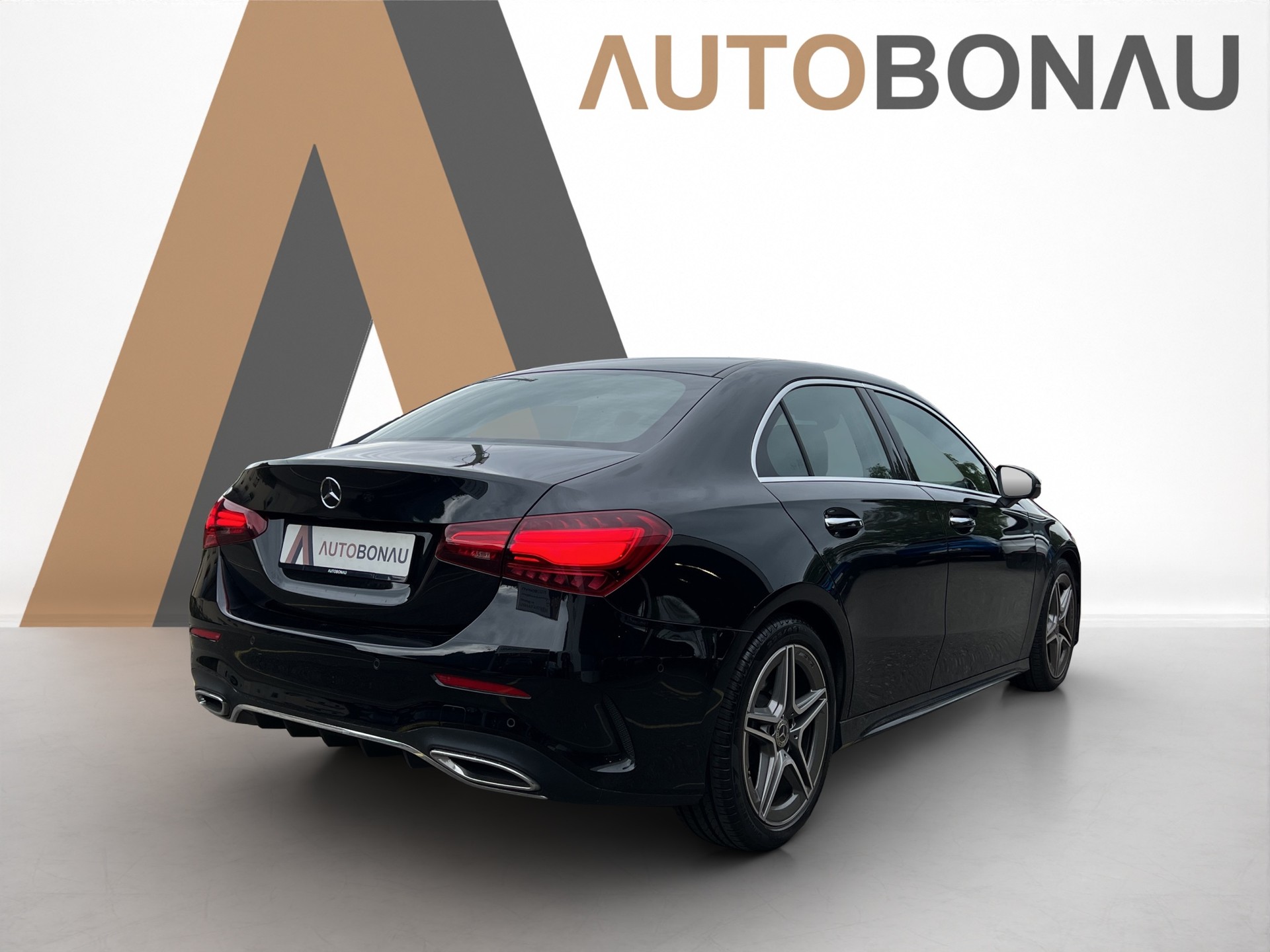 MERCEDES-BENZ A 250 AMG Line 4 Matic Limousine-image-4
