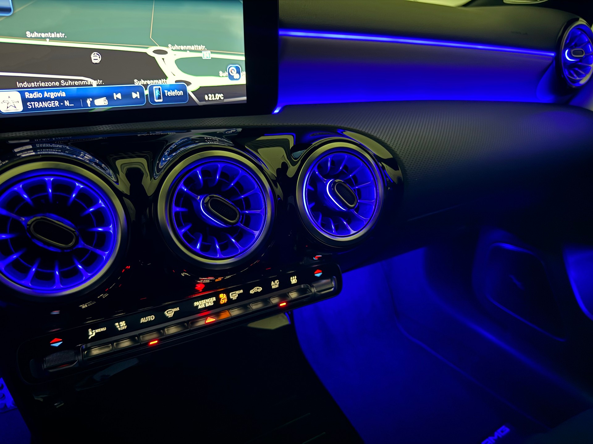 MERCEDES-BENZ A 200 AMG Line Night Star 7G-DCT-image-21