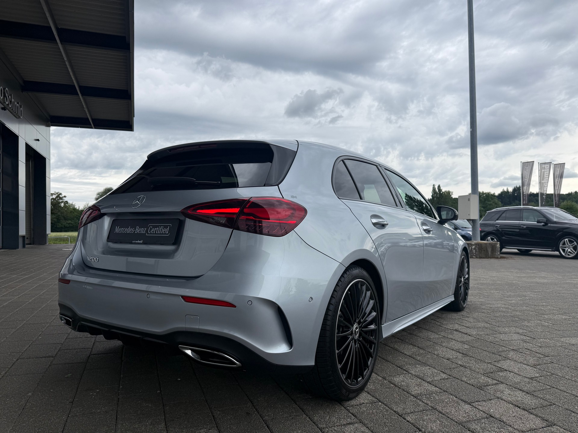 MERCEDES-BENZ A 200 AMG Line Night Star 7G-DCT-showroom-element-1