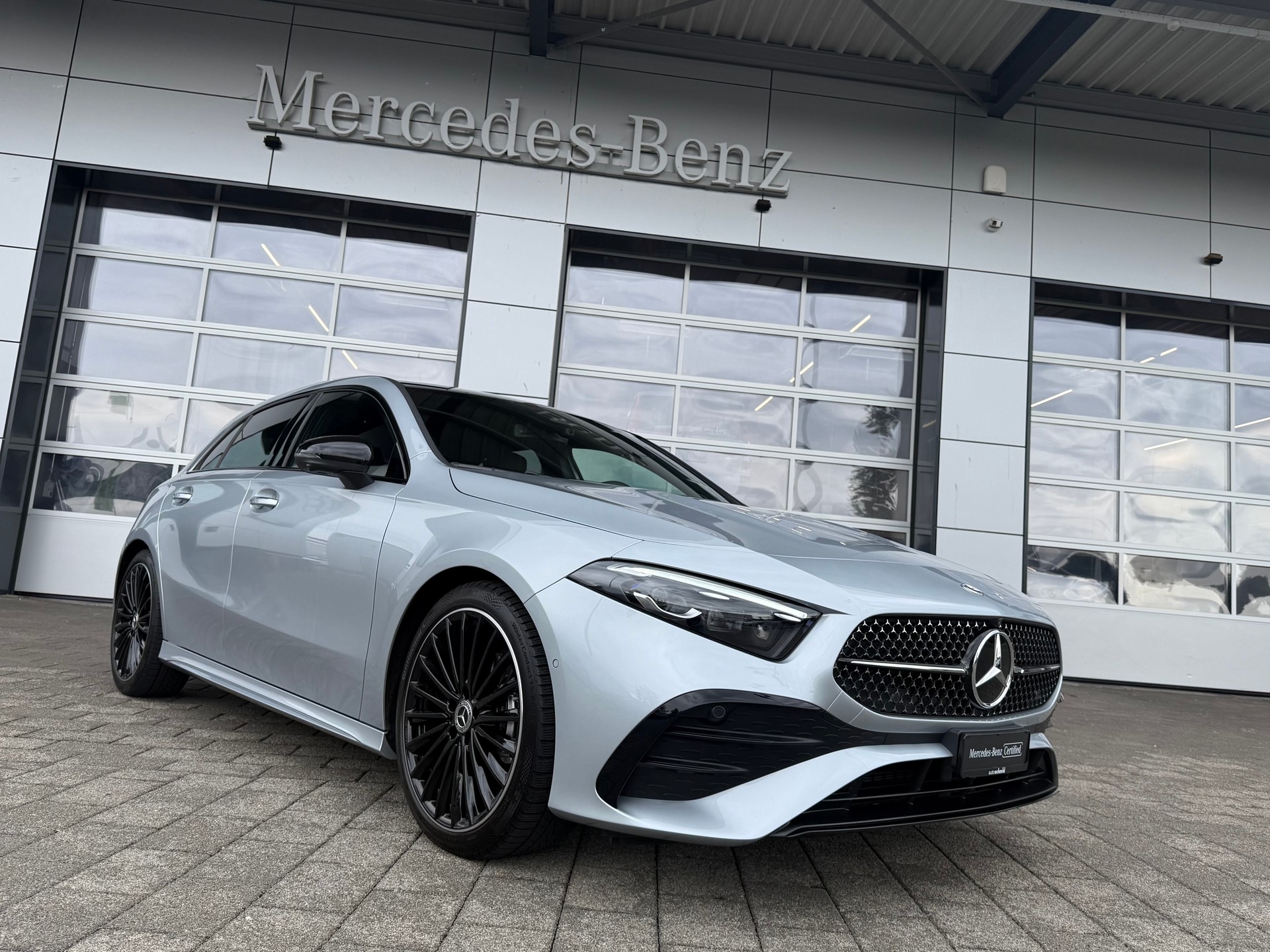 MERCEDES-BENZ A 200 AMG Line Night Star 7G-DCT
