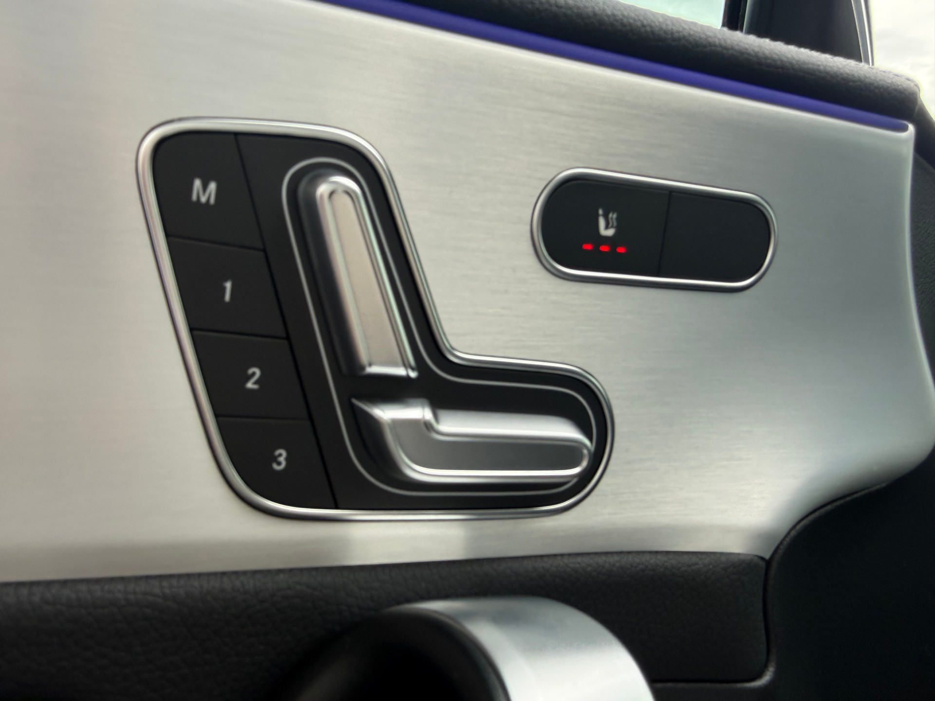 MERCEDES-BENZ A 200 AMG Line Night Star 7G-DCT-image-7