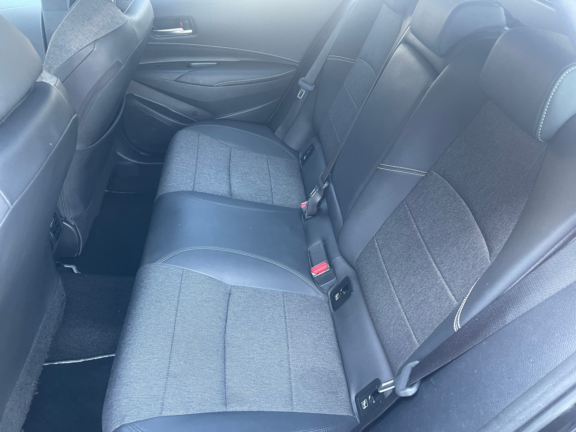 TOYOTA Corolla Touring Sports 2.0 HSD Trend e-CVT-image-9