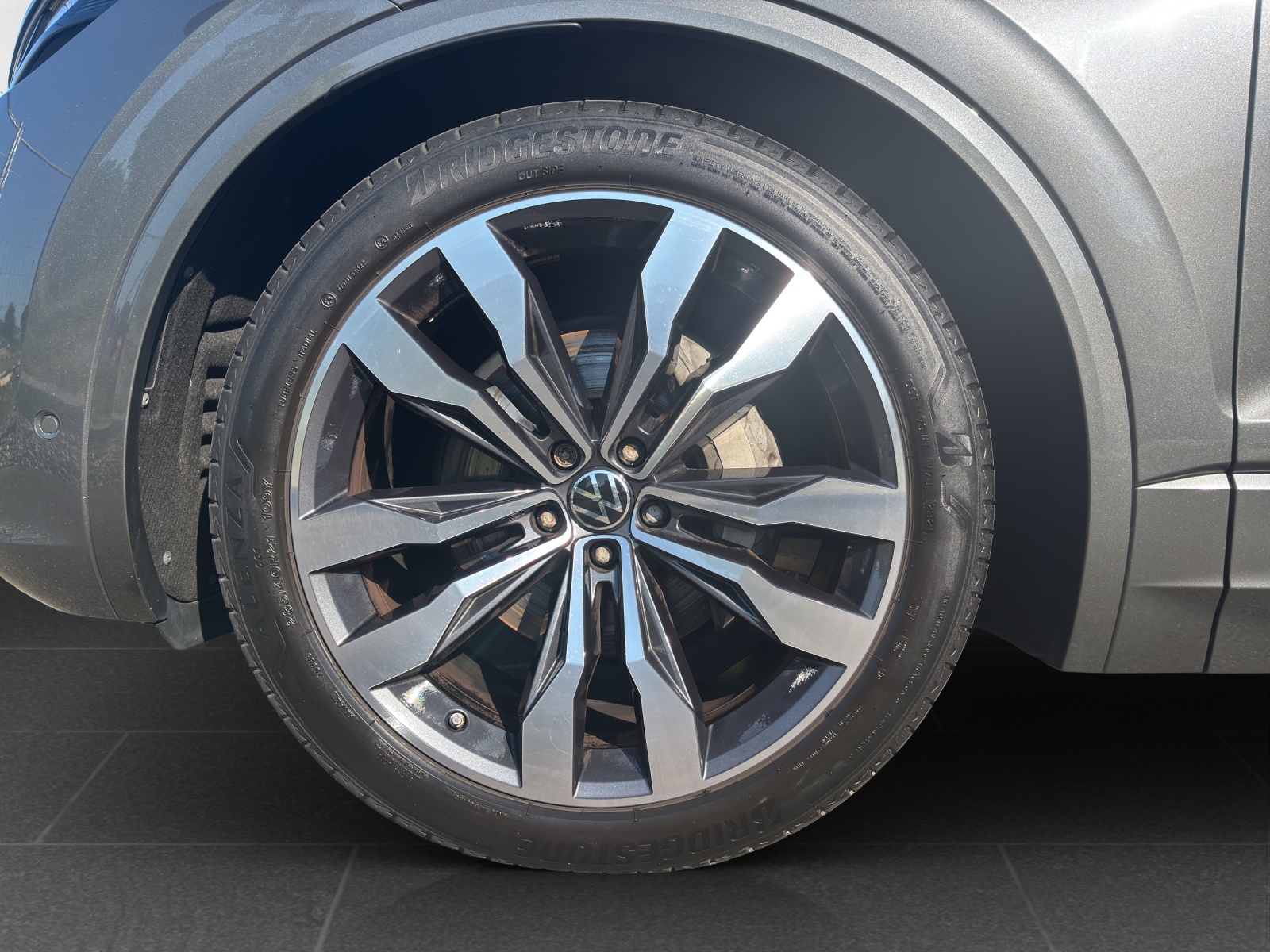 VW Touareg 3.0 TDI R Line Tiptronic mit AHK & Panorama-Ausstell-/Schiebedach-image-11