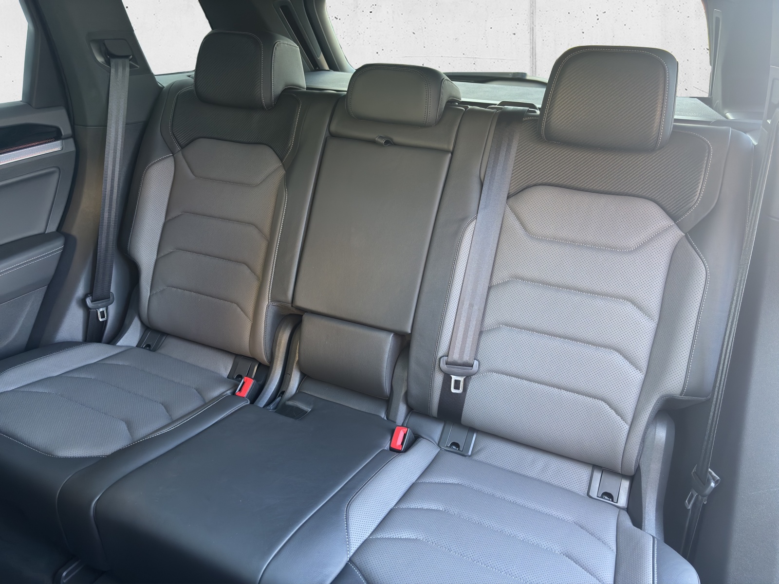VW Touareg 3.0 TDI R Line Tiptronic mit AHK & Panorama-Ausstell-/Schiebedach-image-29