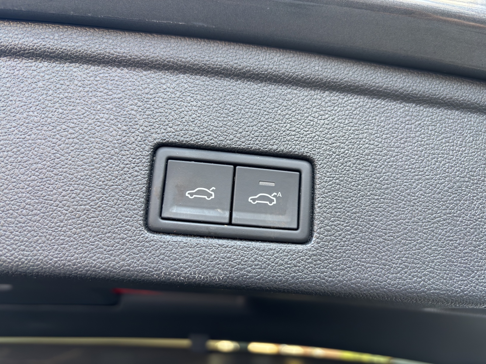 VW Touareg 3.0 TDI R Line Tiptronic mit AHK & Panorama-Ausstell-/Schiebedach-image-8