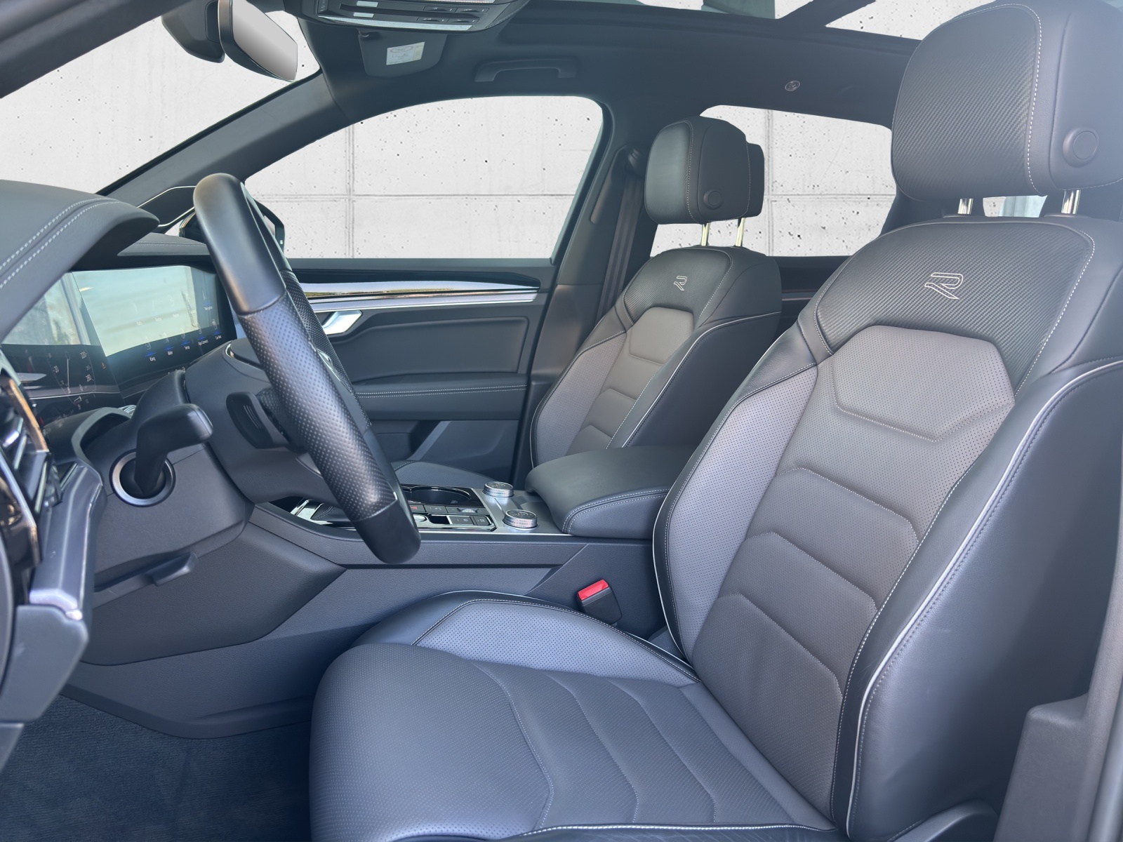 VW Touareg 3.0 TDI R Line Tiptronic mit AHK & Panorama-Ausstell-/Schiebedach-image-28