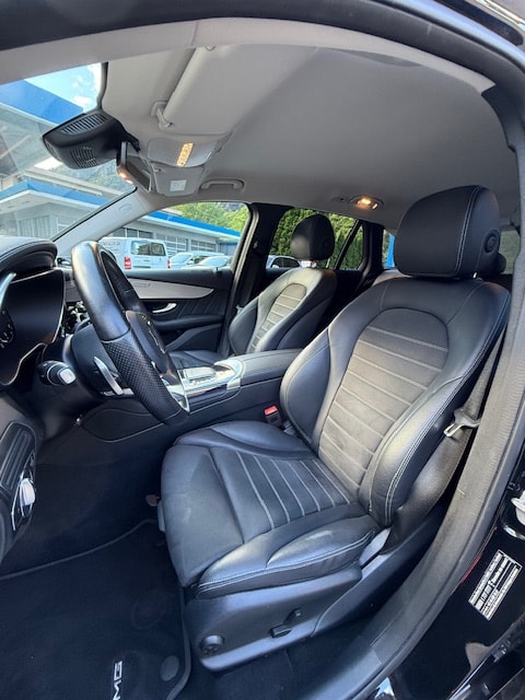 MERCEDES-BENZ GLC 220 d AMG Line 4Matic 9G-Tronic-image-13