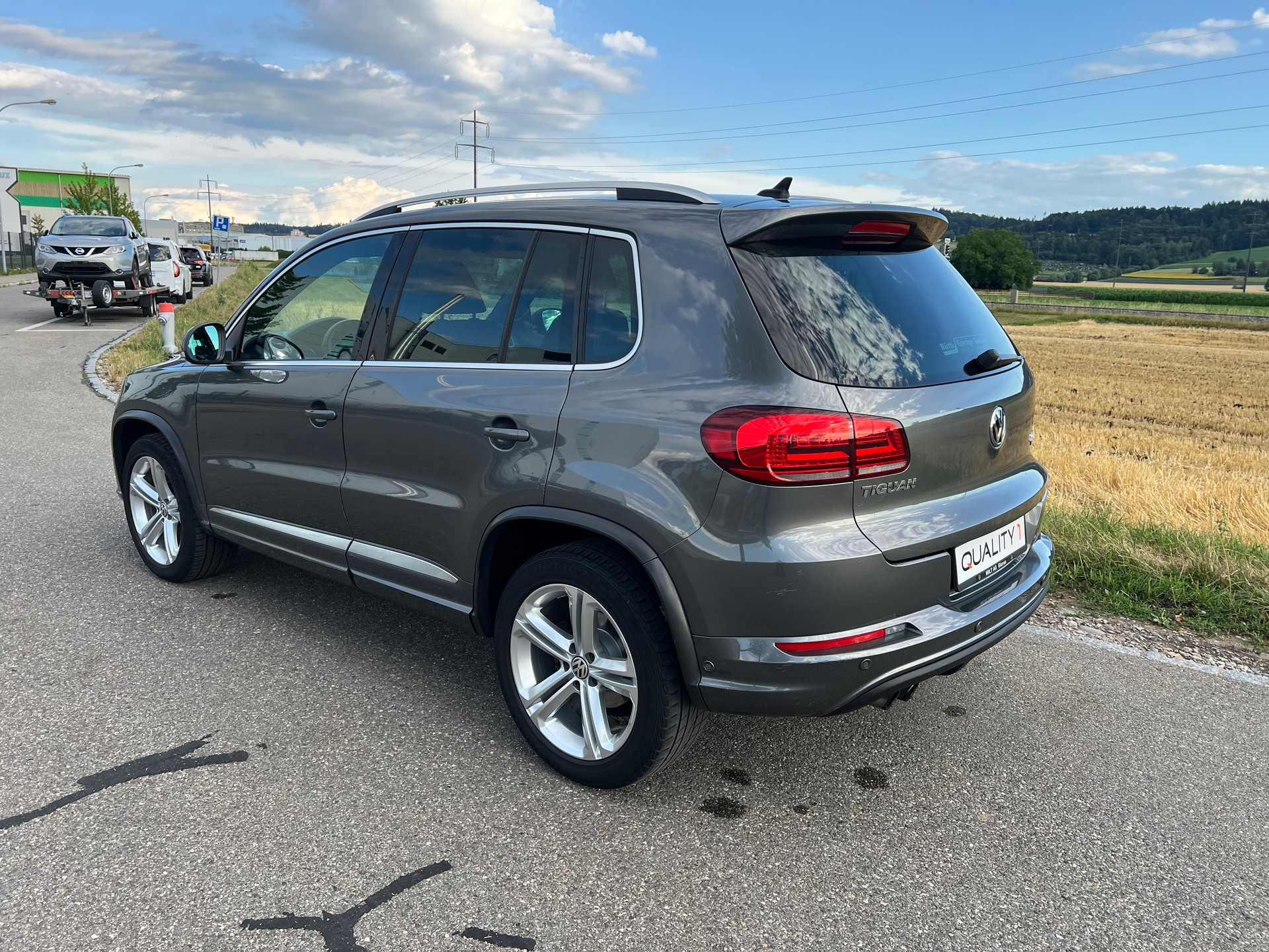 VW Tiguan 2.0 TSI Cup R-Line 4Motion DSG* 211 PS-image-11